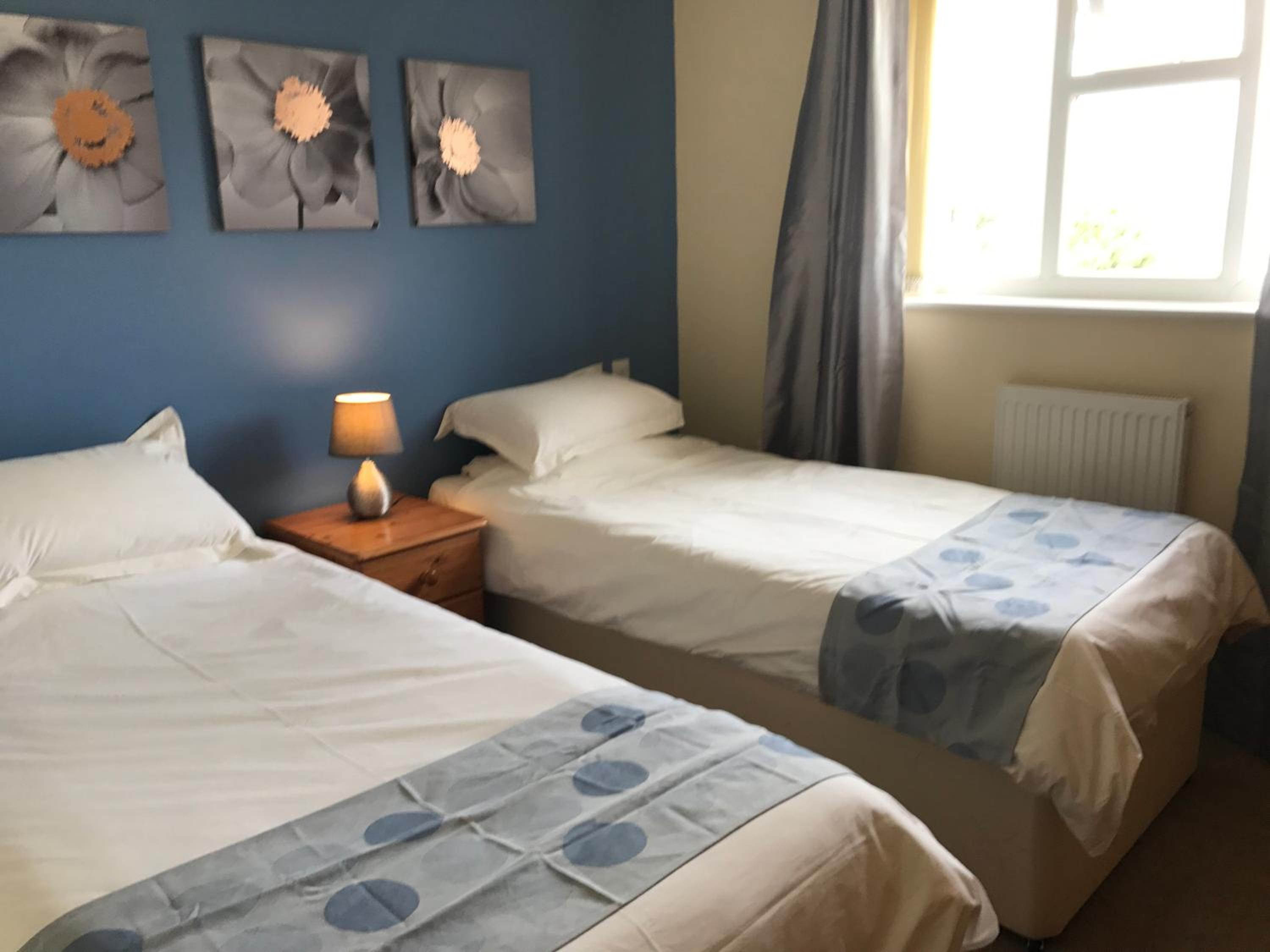 Standard Twin Room - Photo 7