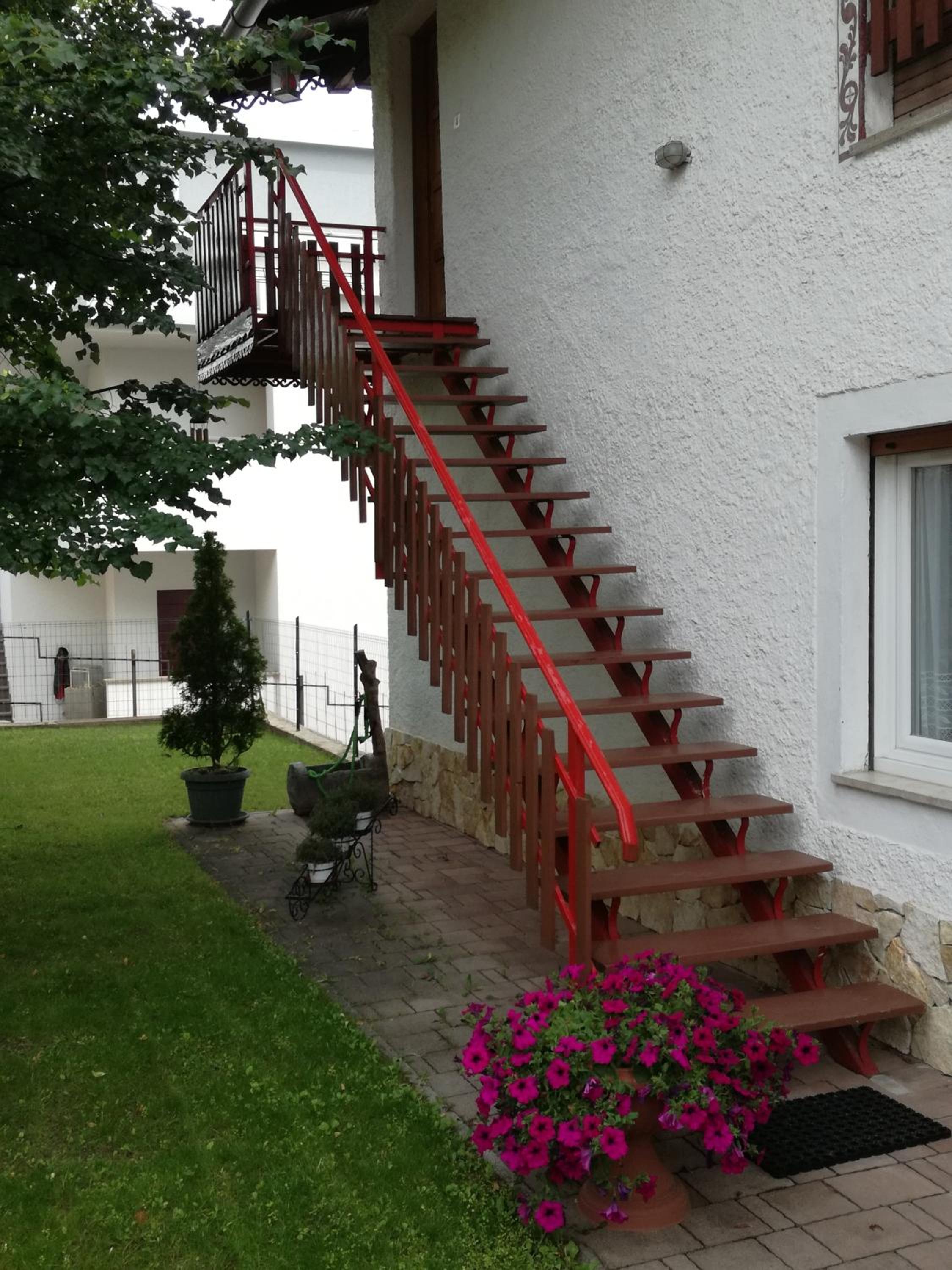 Apartment with Lake View - Photo 22