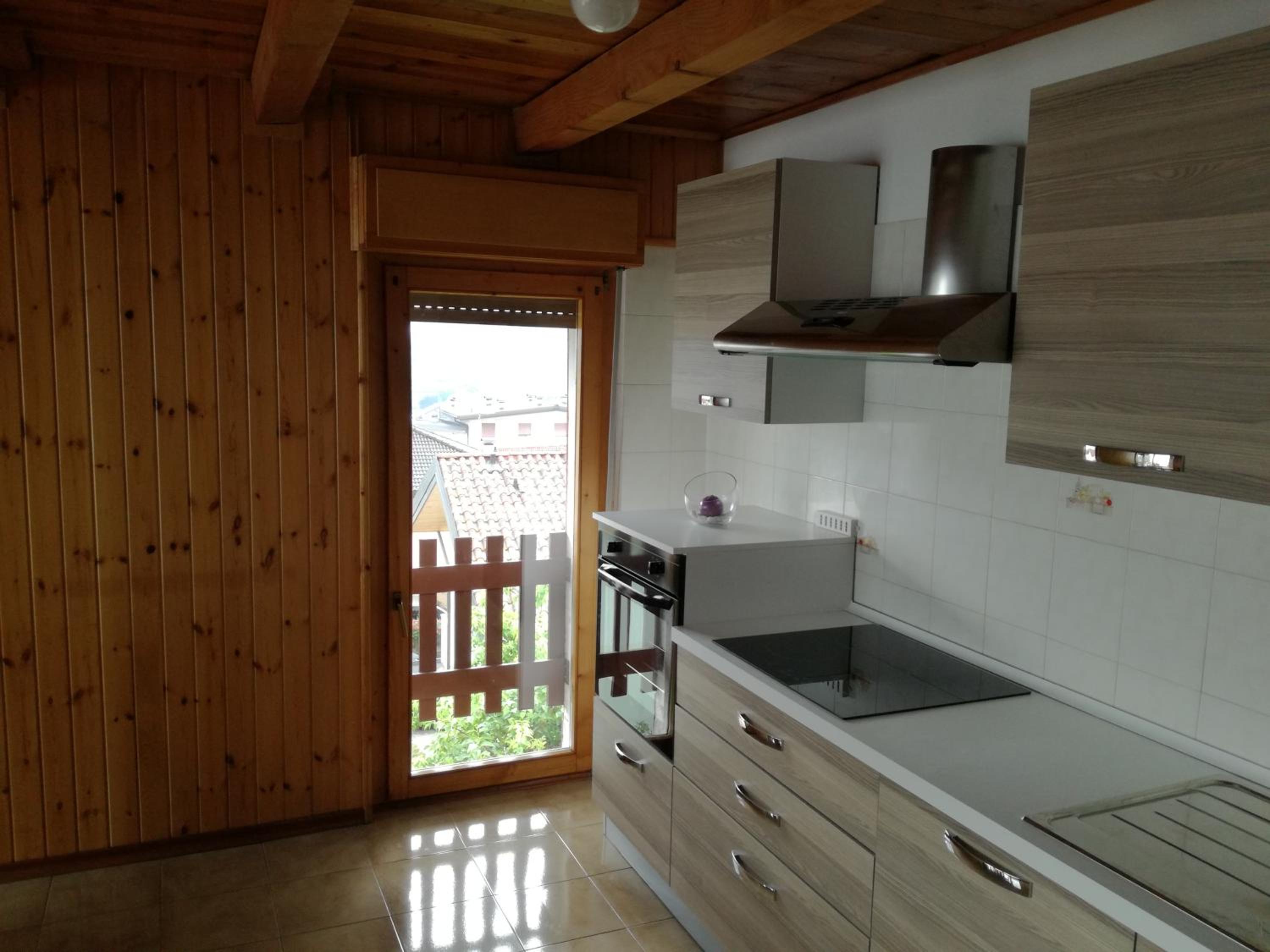 Apartment with Lake View - Photo 5