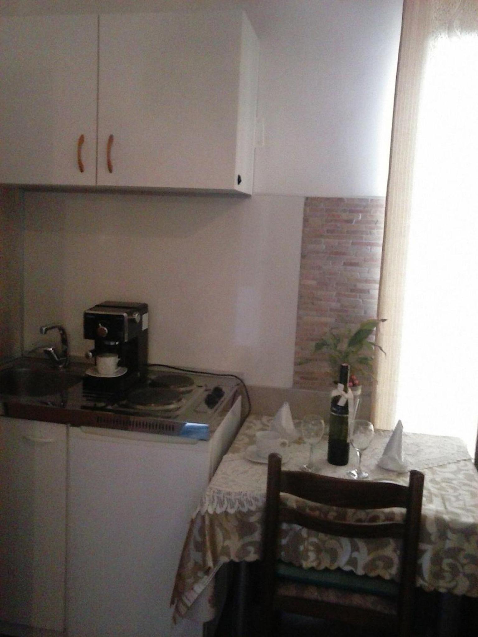 Studio with Balcony - Photo 34