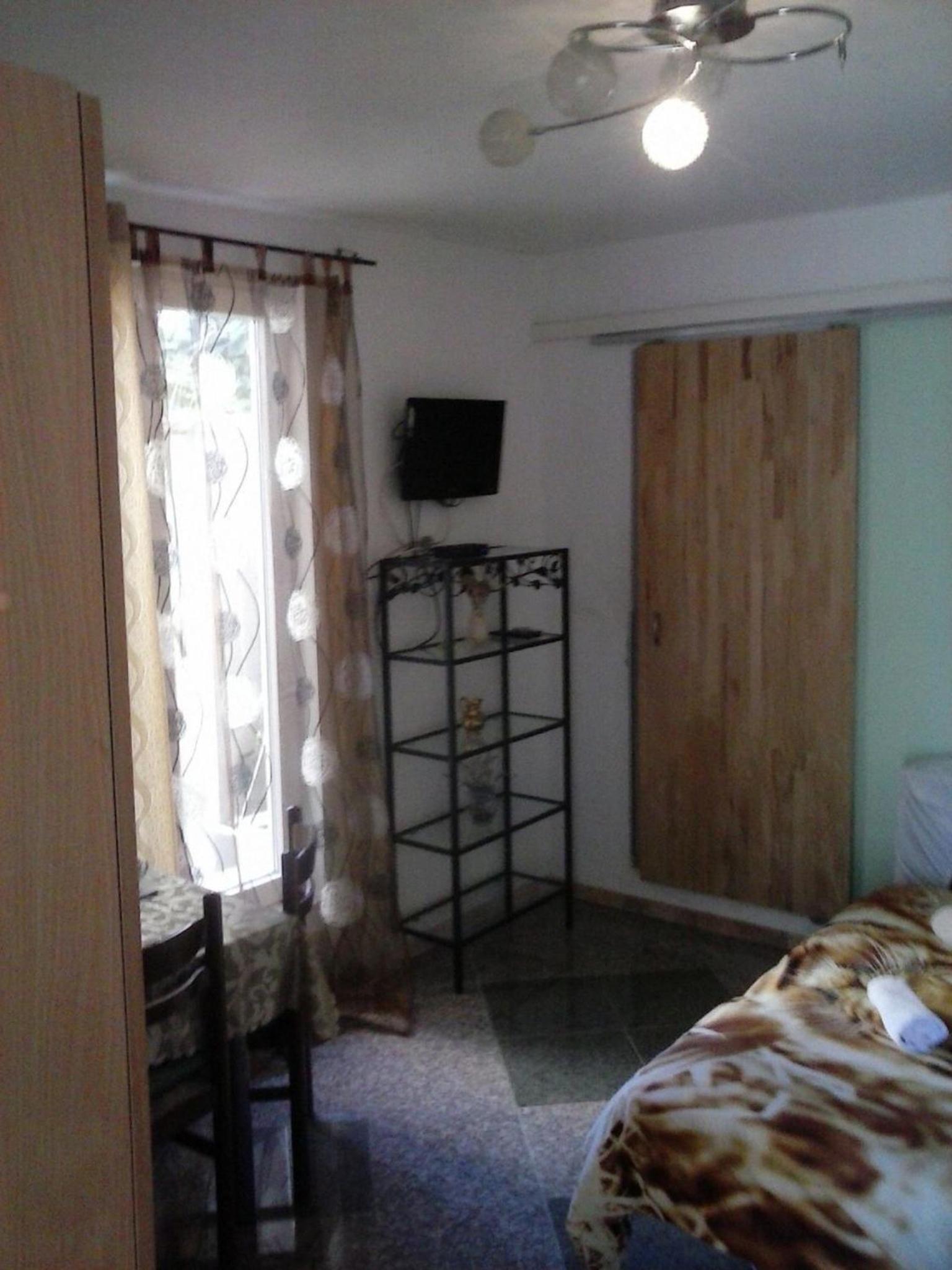 Studio with Balcony - Photo 18