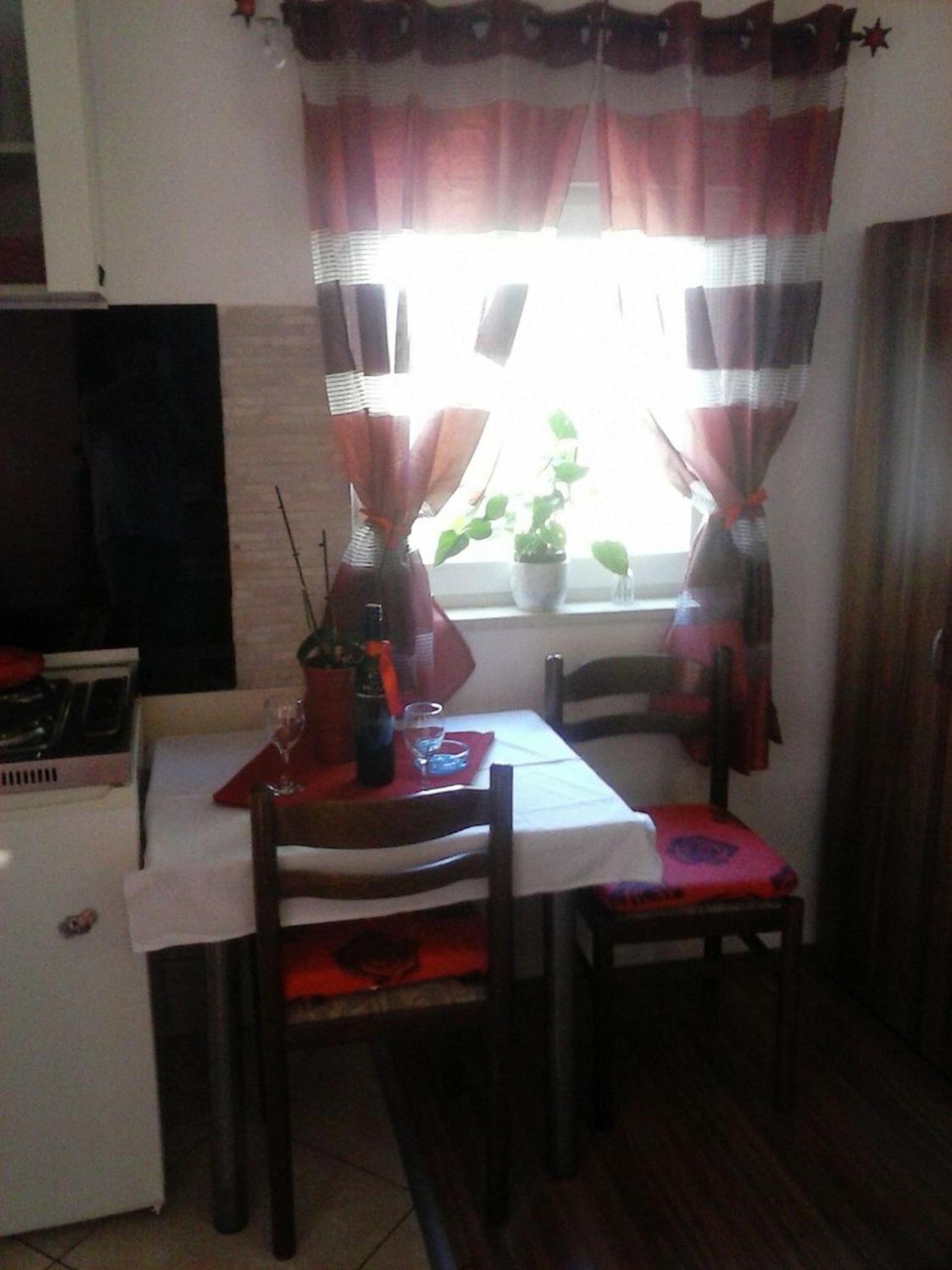 Studio with Balcony - Photo 2