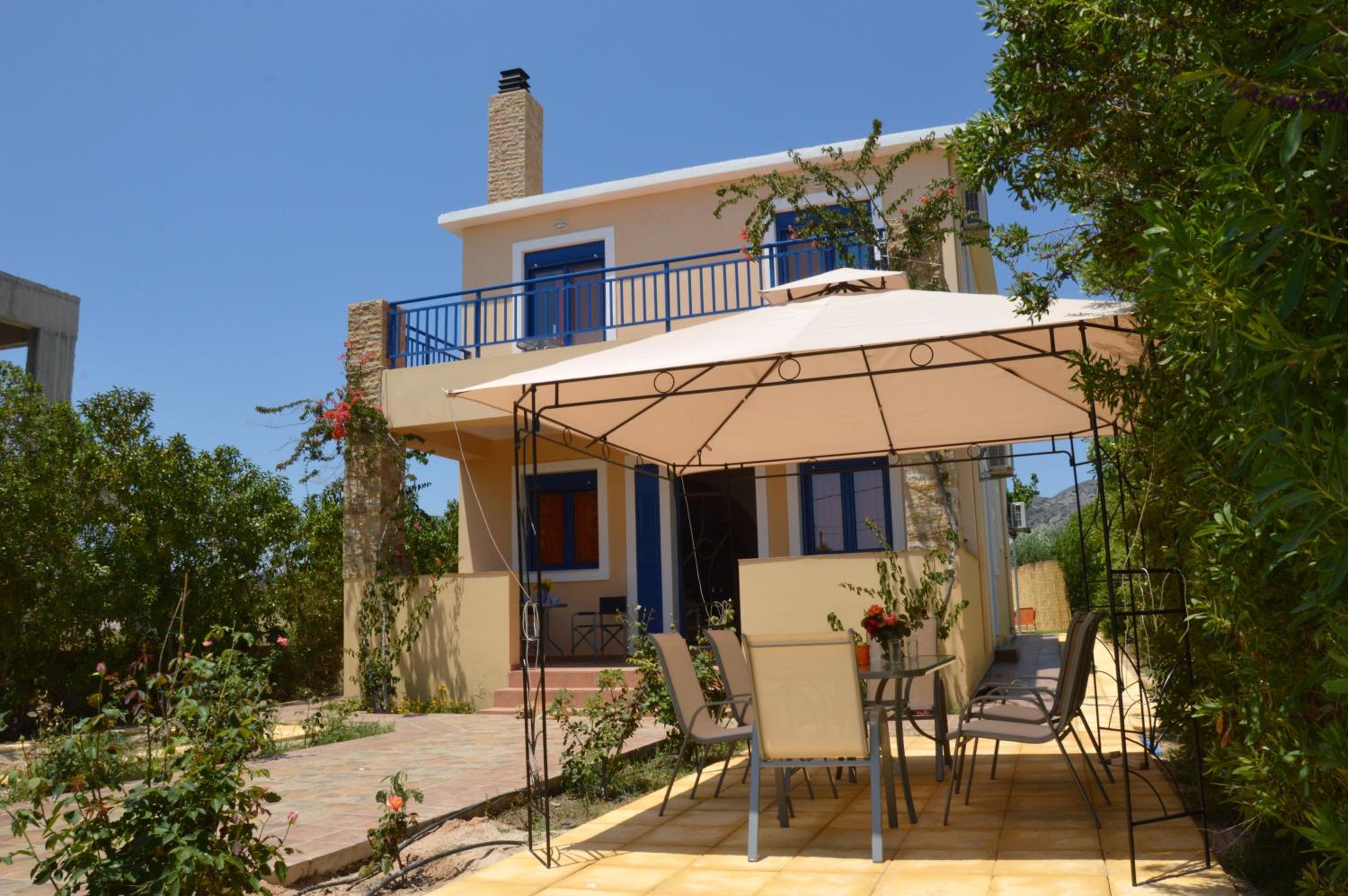 Villa photo 2
