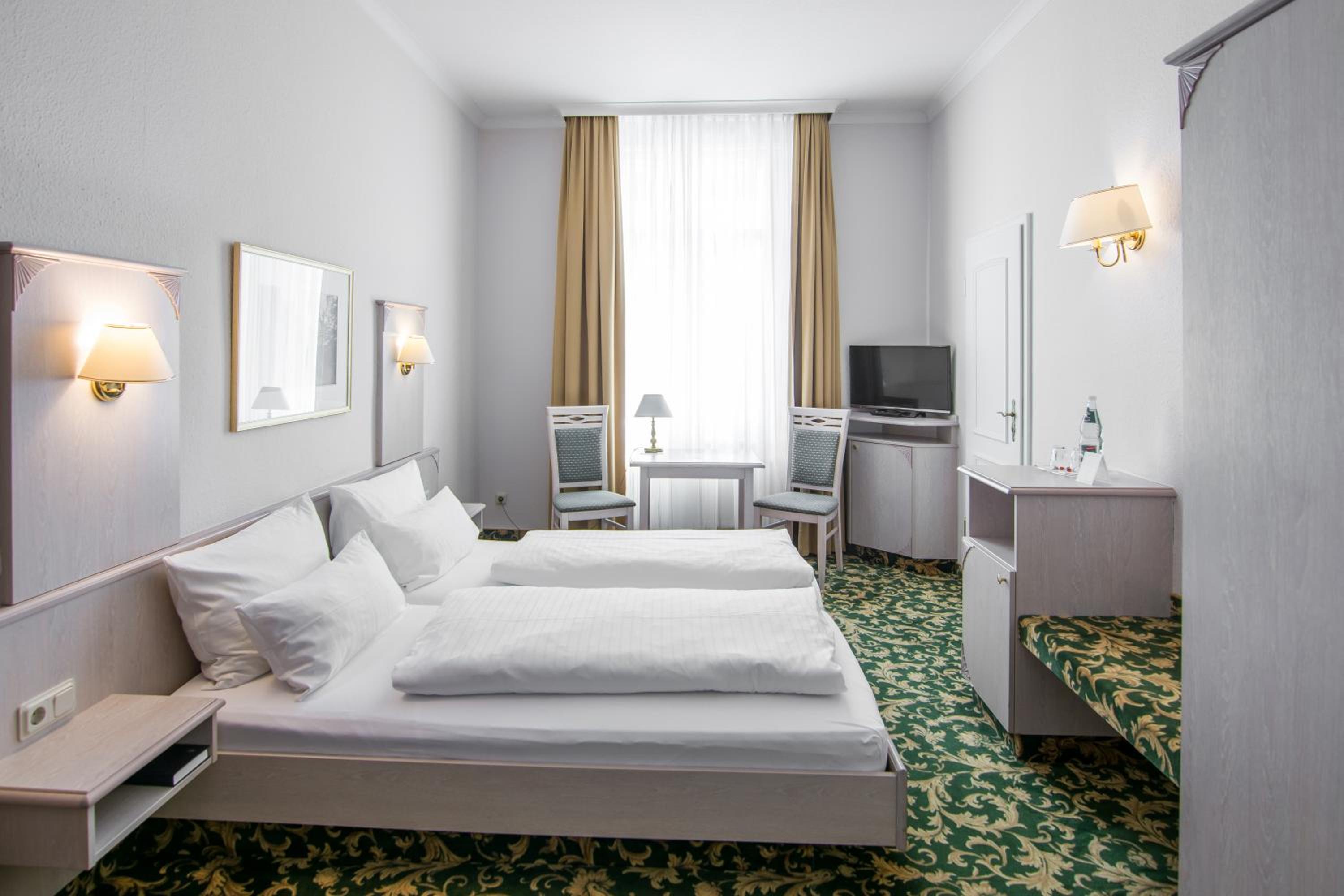 Double Room - Photo 3
