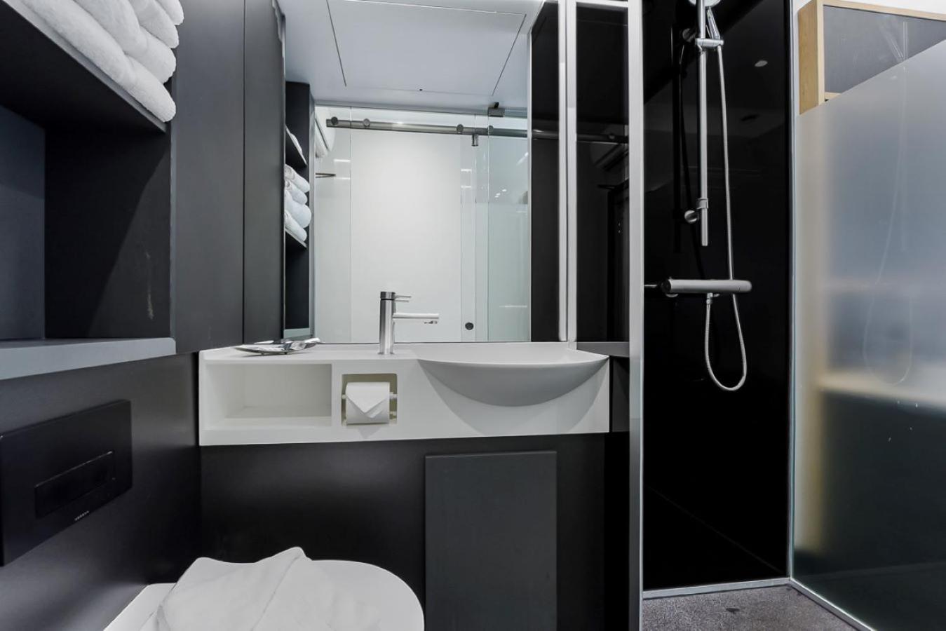 Club Double Room thumbnail 5