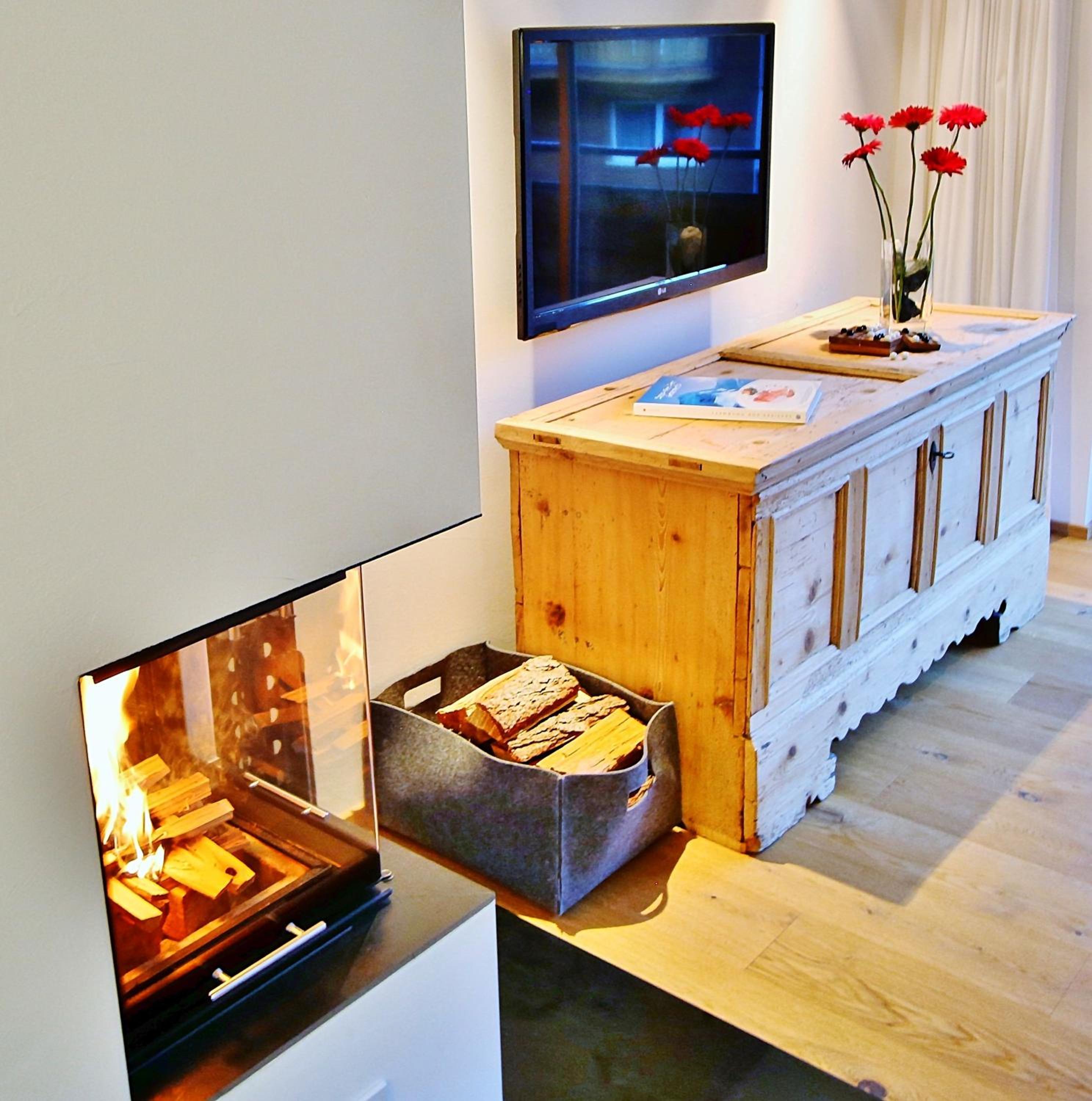 Deluxe Two-Bedroom Apartment - Photo 7