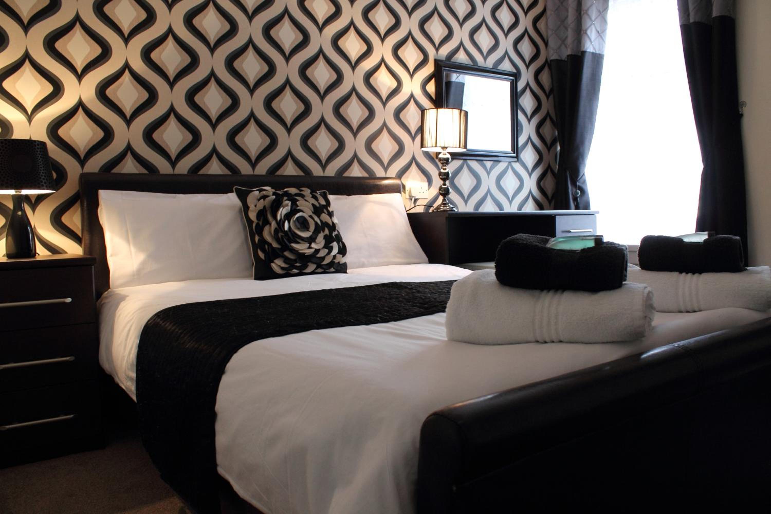 Deluxe Double Room with Shower - Photo 1