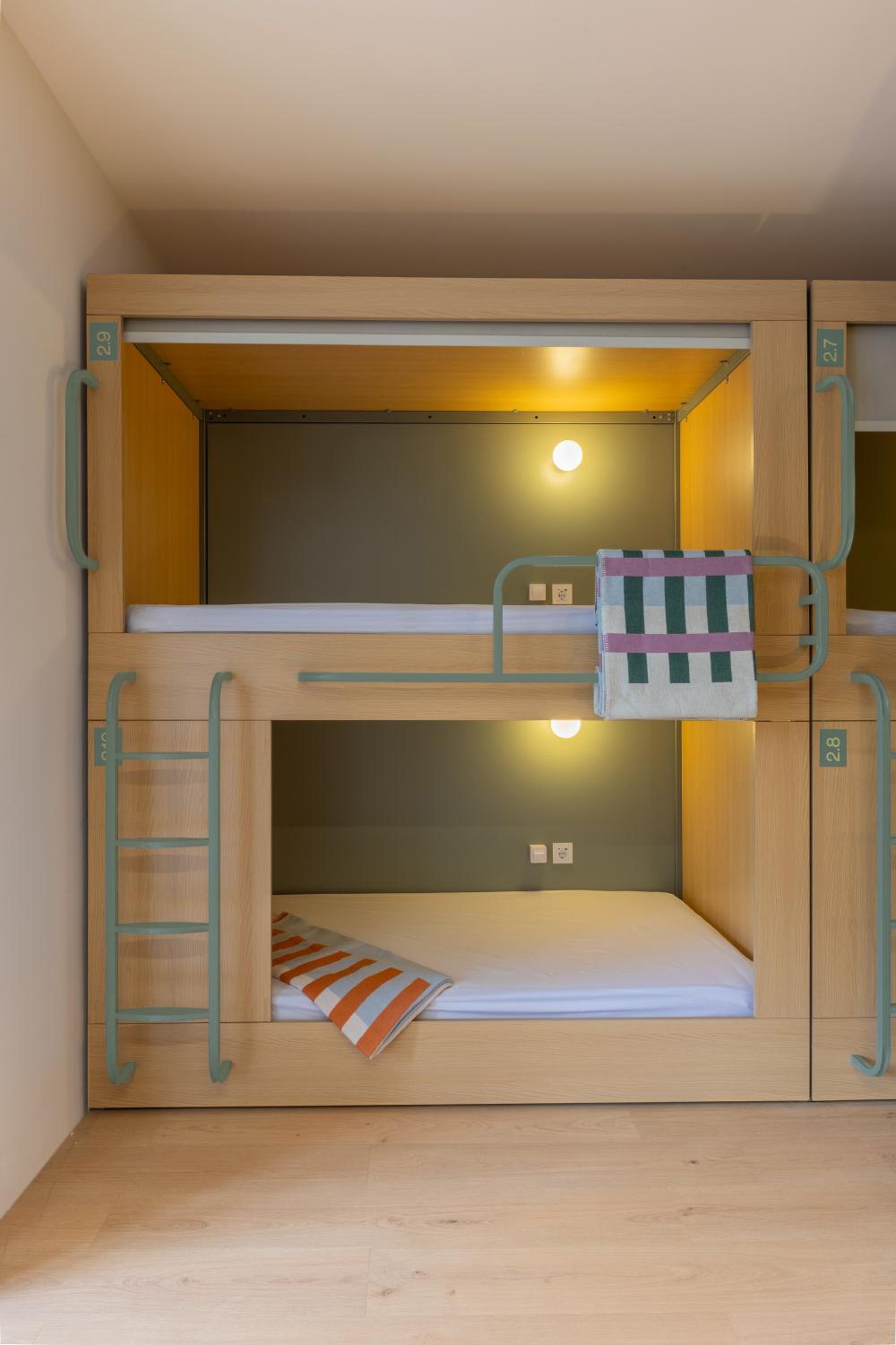 Single Bed in Mixed Dormitory Room photo 1