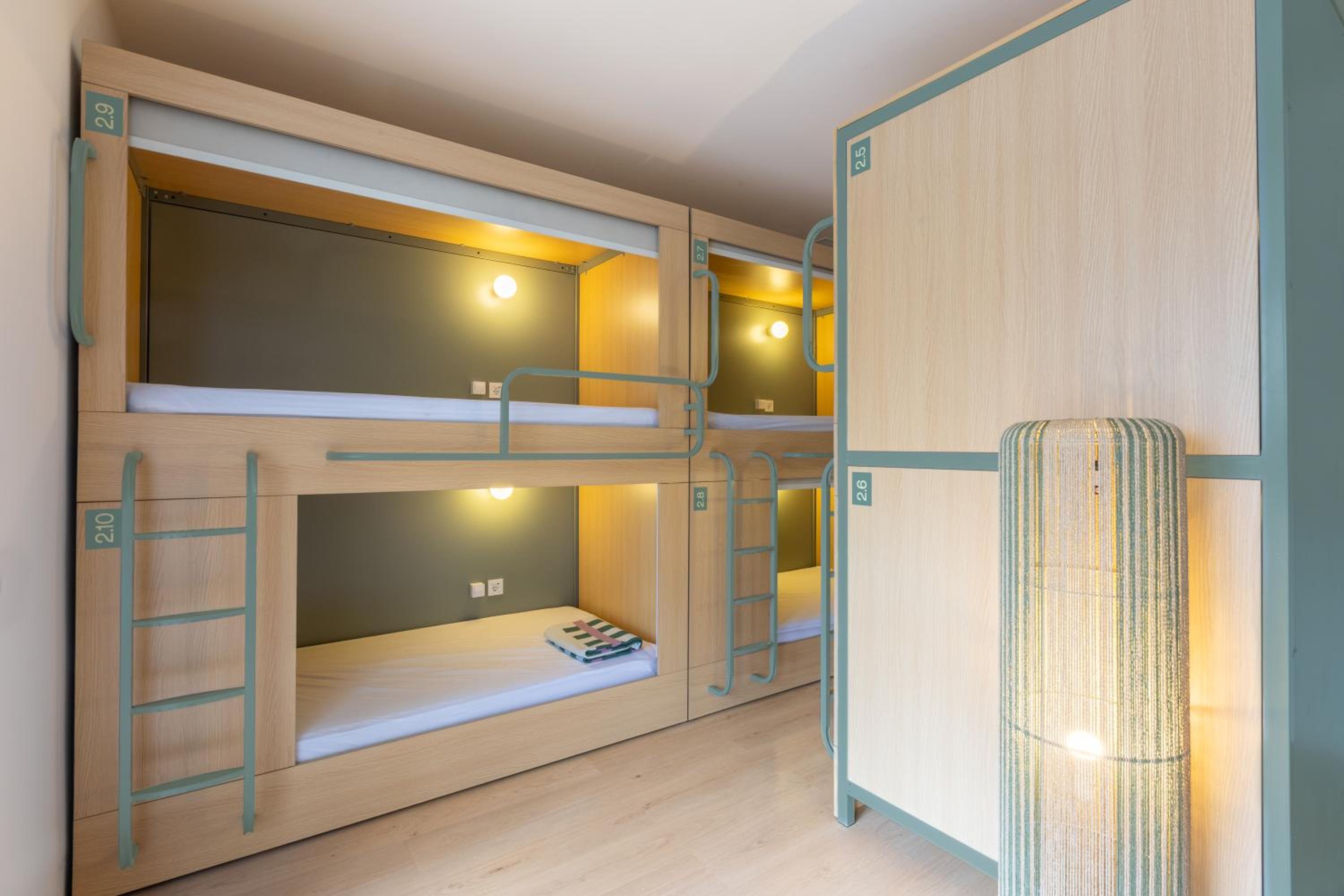 Single Bed in Mixed Dormitory Room photo 3