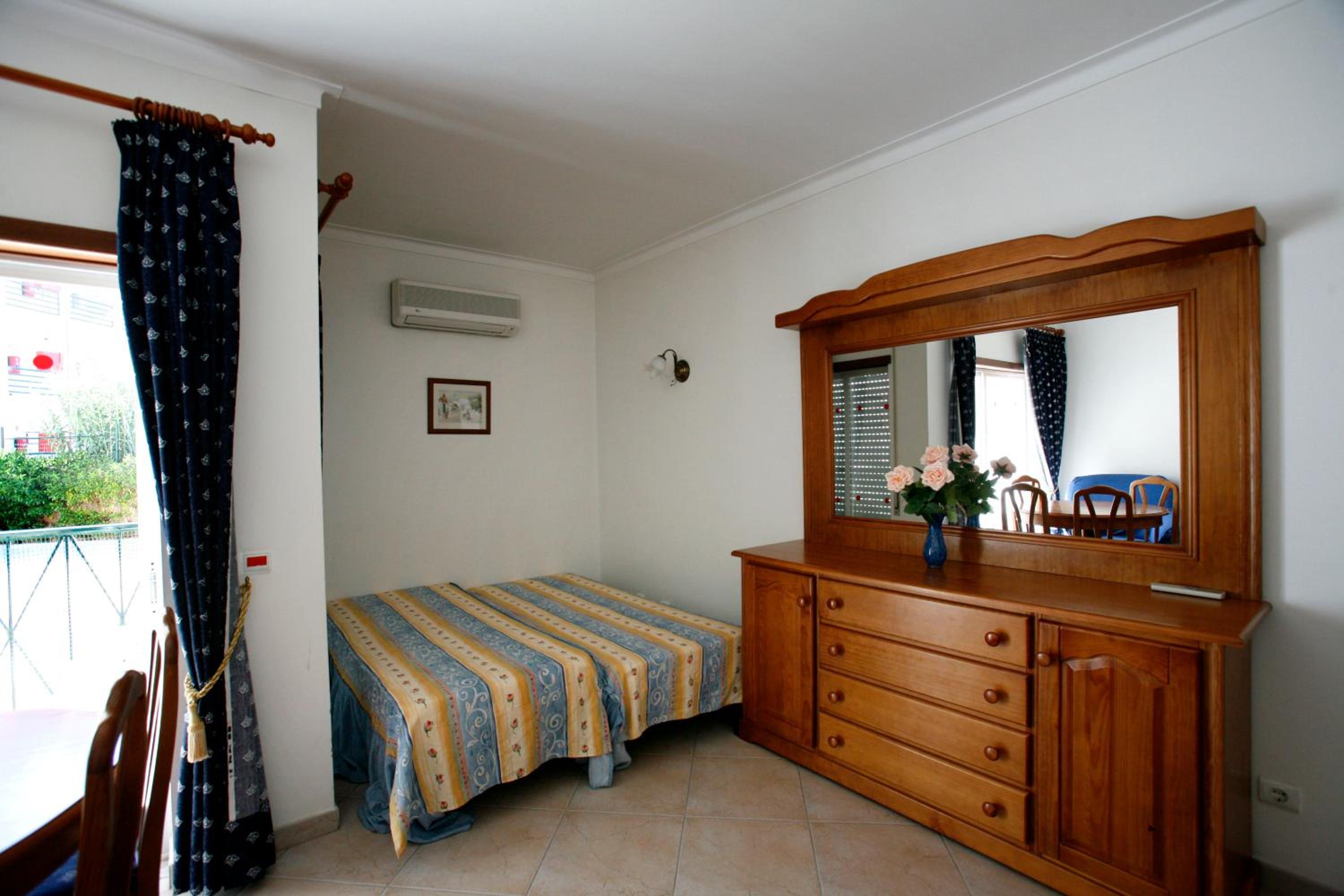 One-Bedroom Apartment with Balcony photo 3