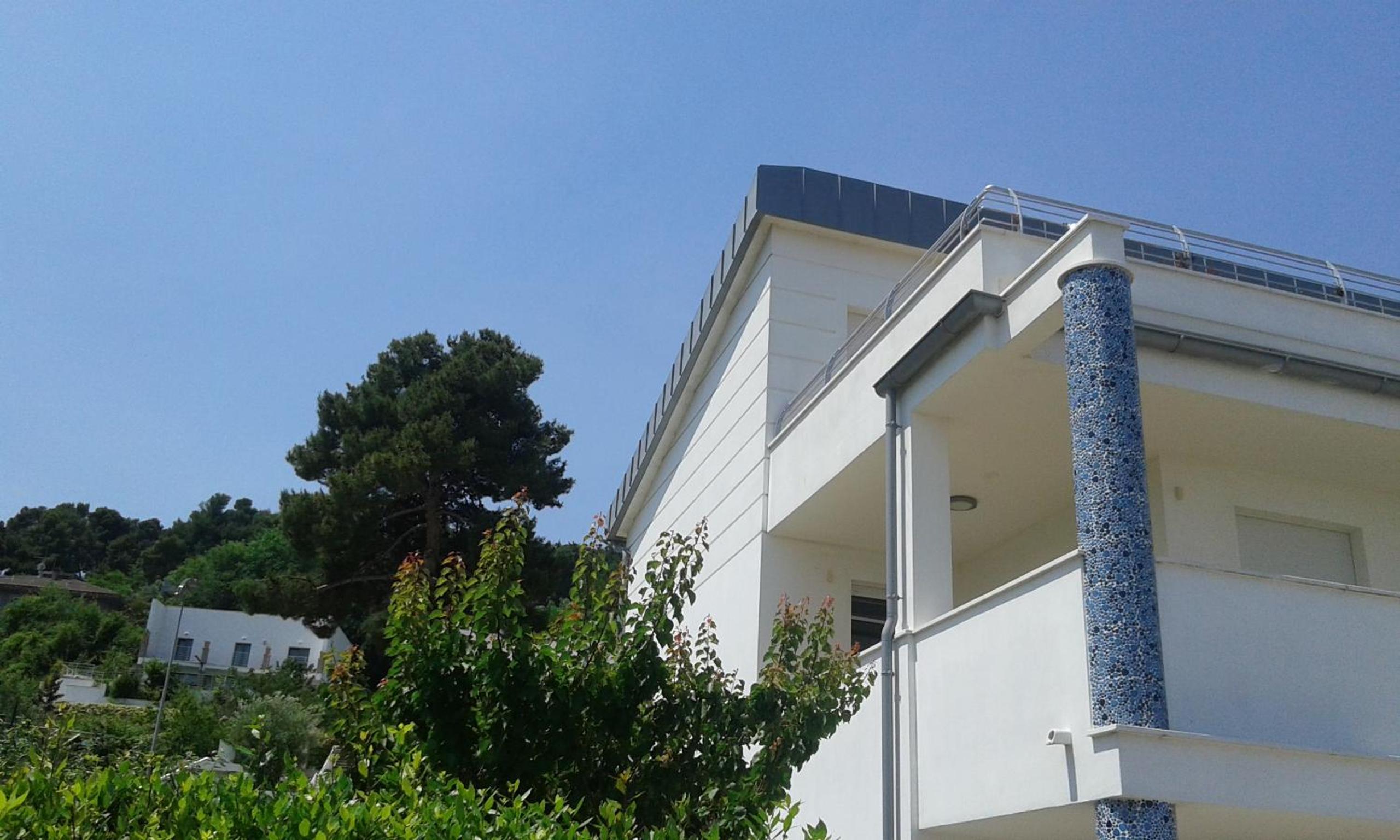 Apartment with Sea View - Photo 12