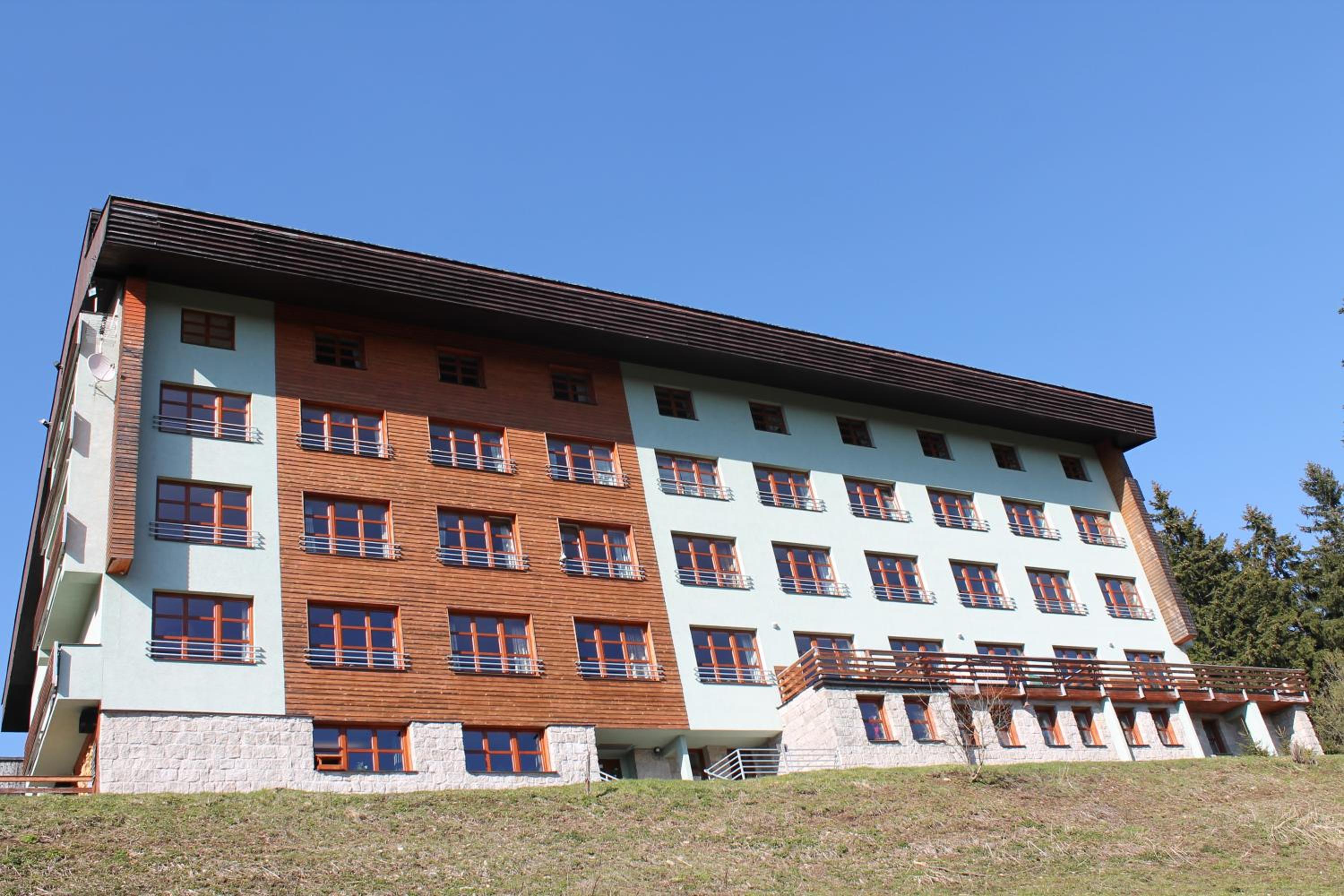 Apartment with Mountain View photo 2