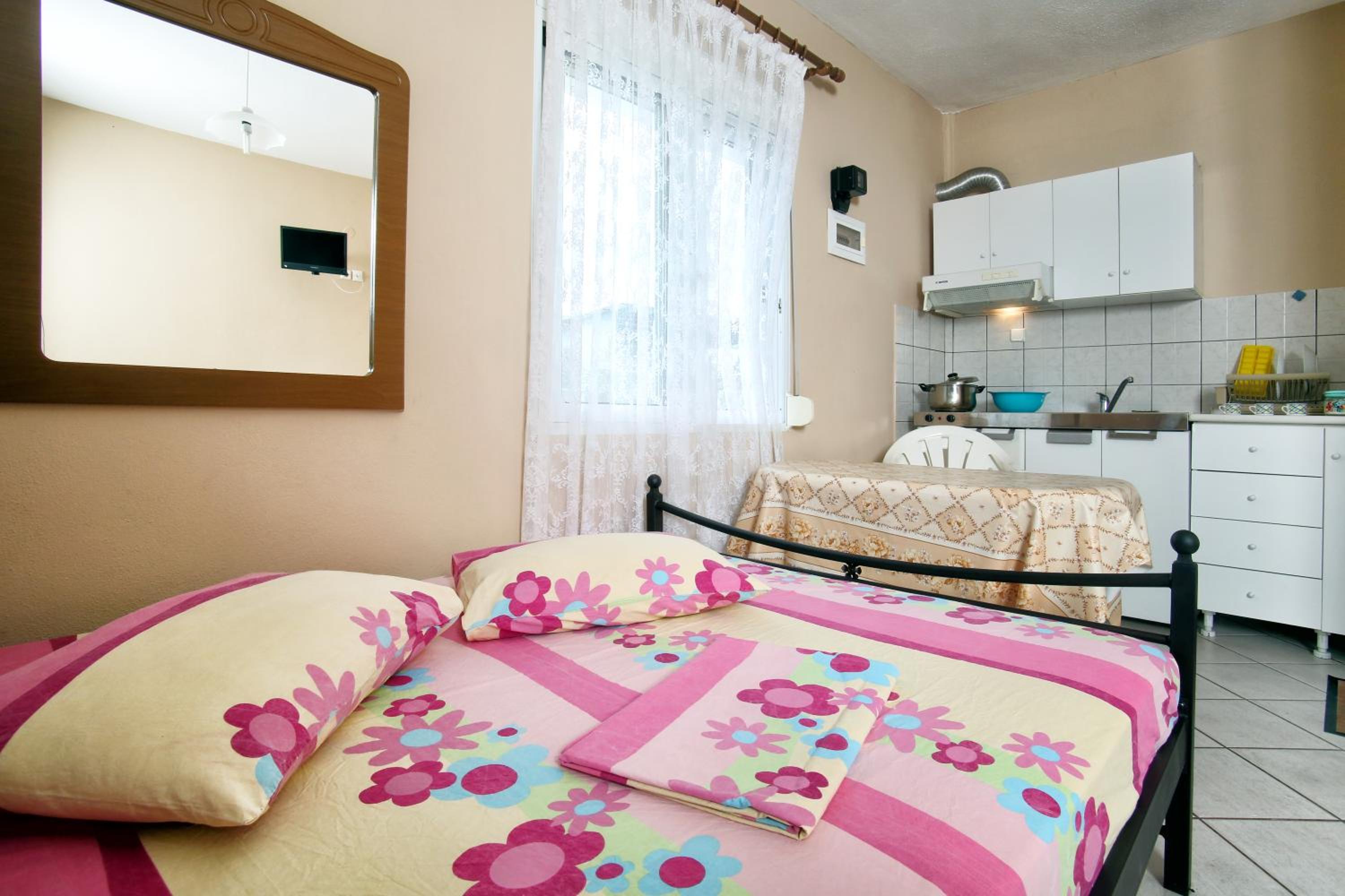 Studio with Sofa Bed photo 3
