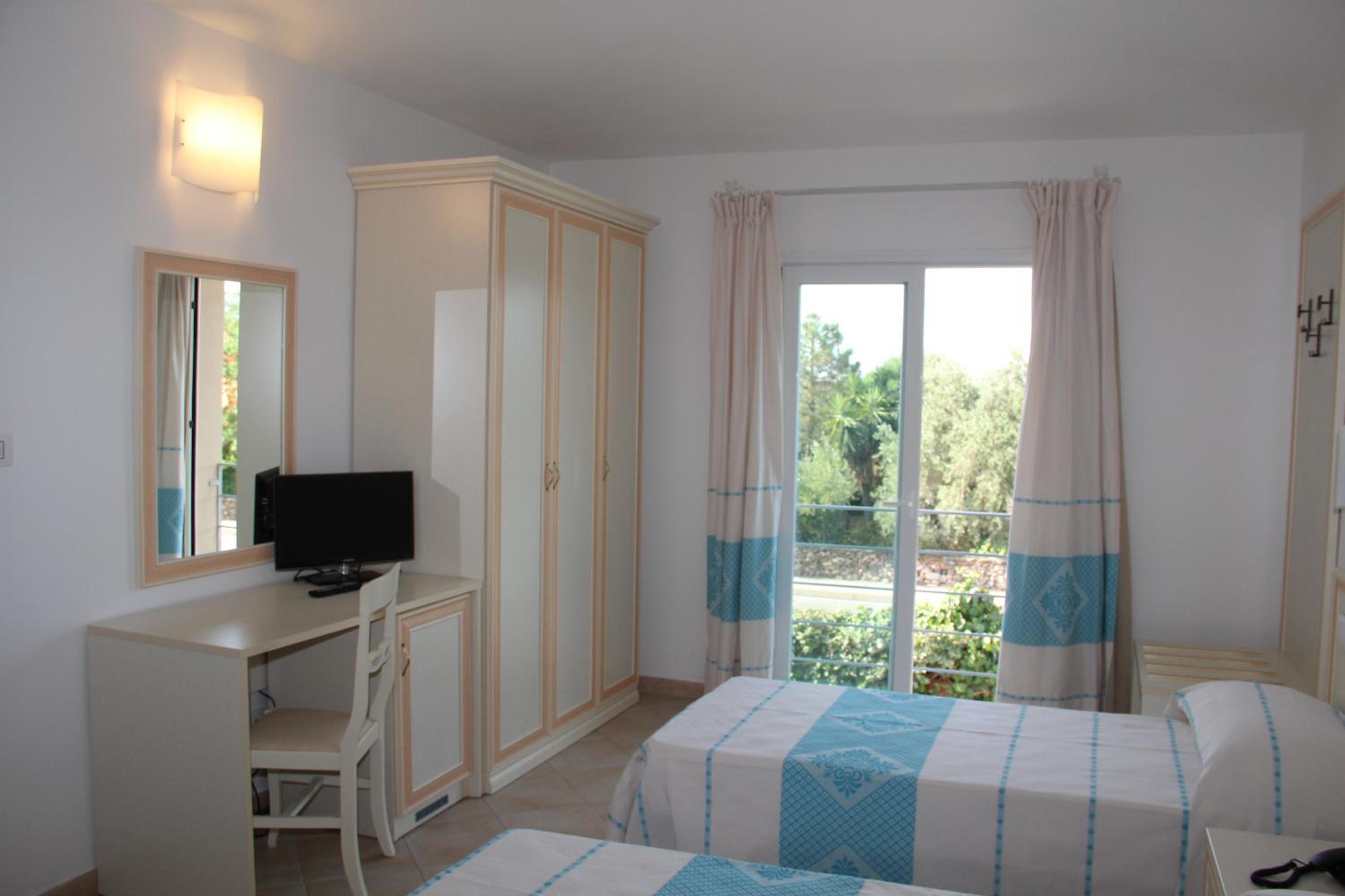 Double or Twin Room - Photo 3