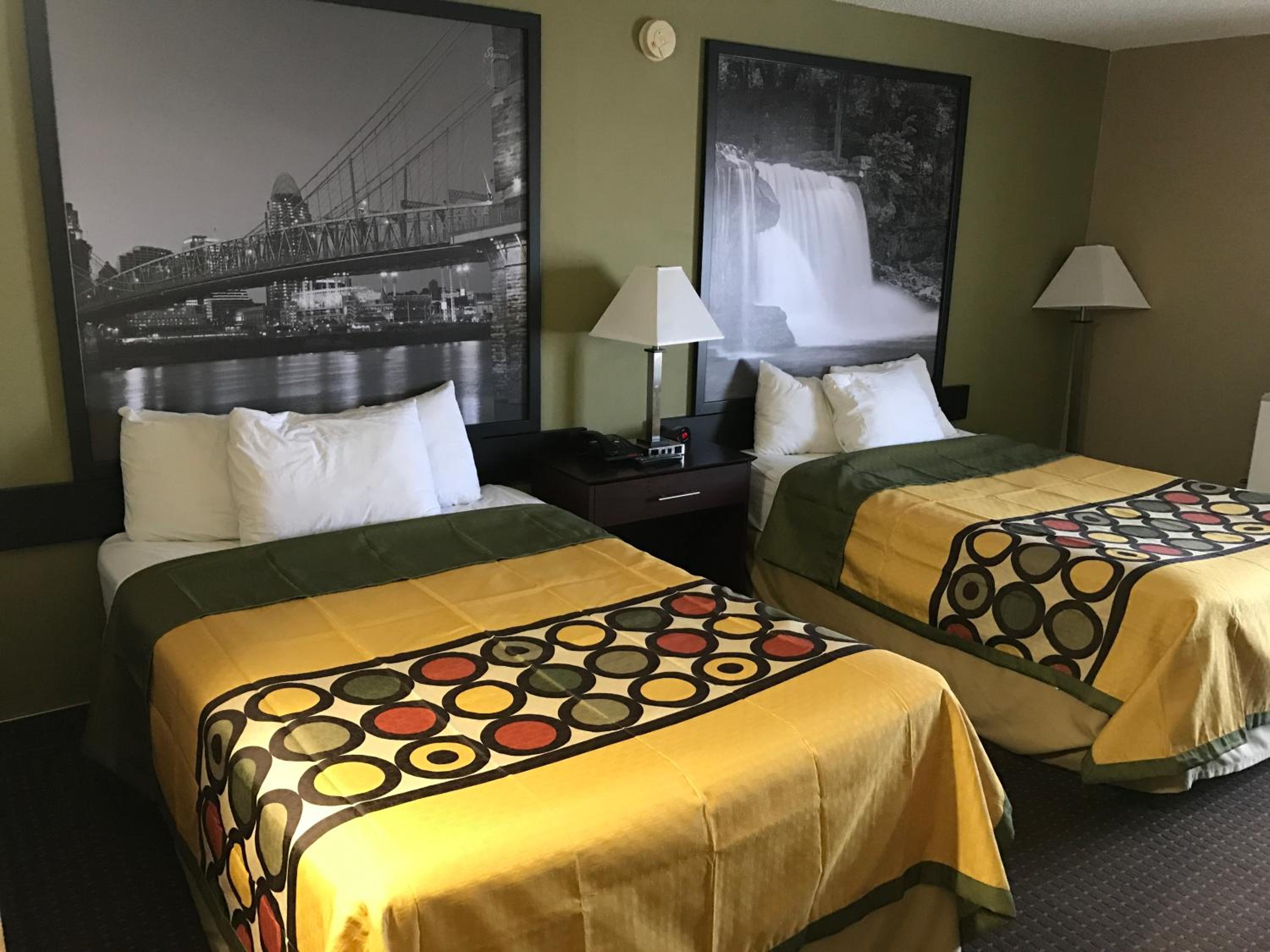 Double Room with Two Double Beds - Non-Smoking - Photo 2