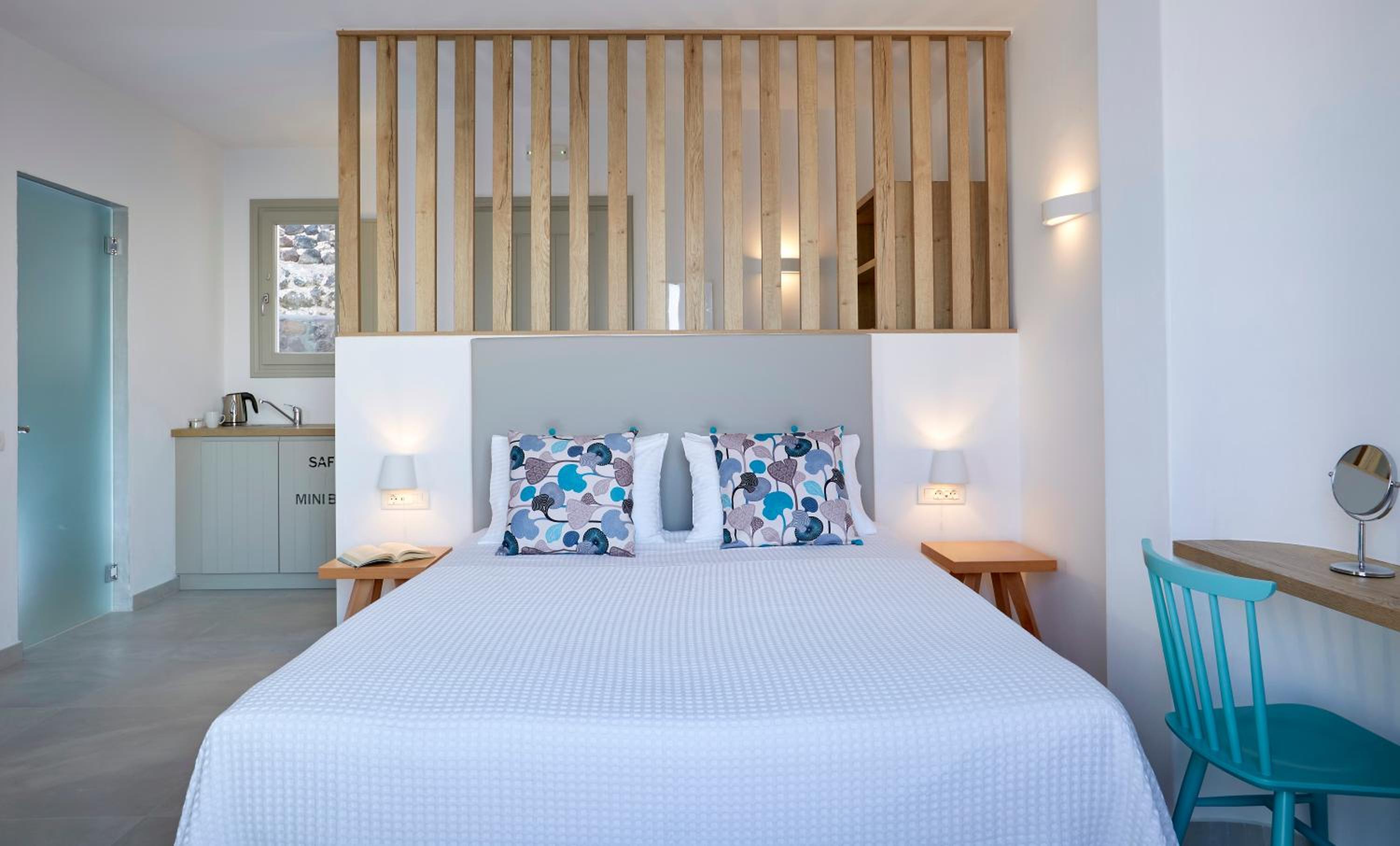 Deluxe Suite with Sea View & outdoor Jacuzzi