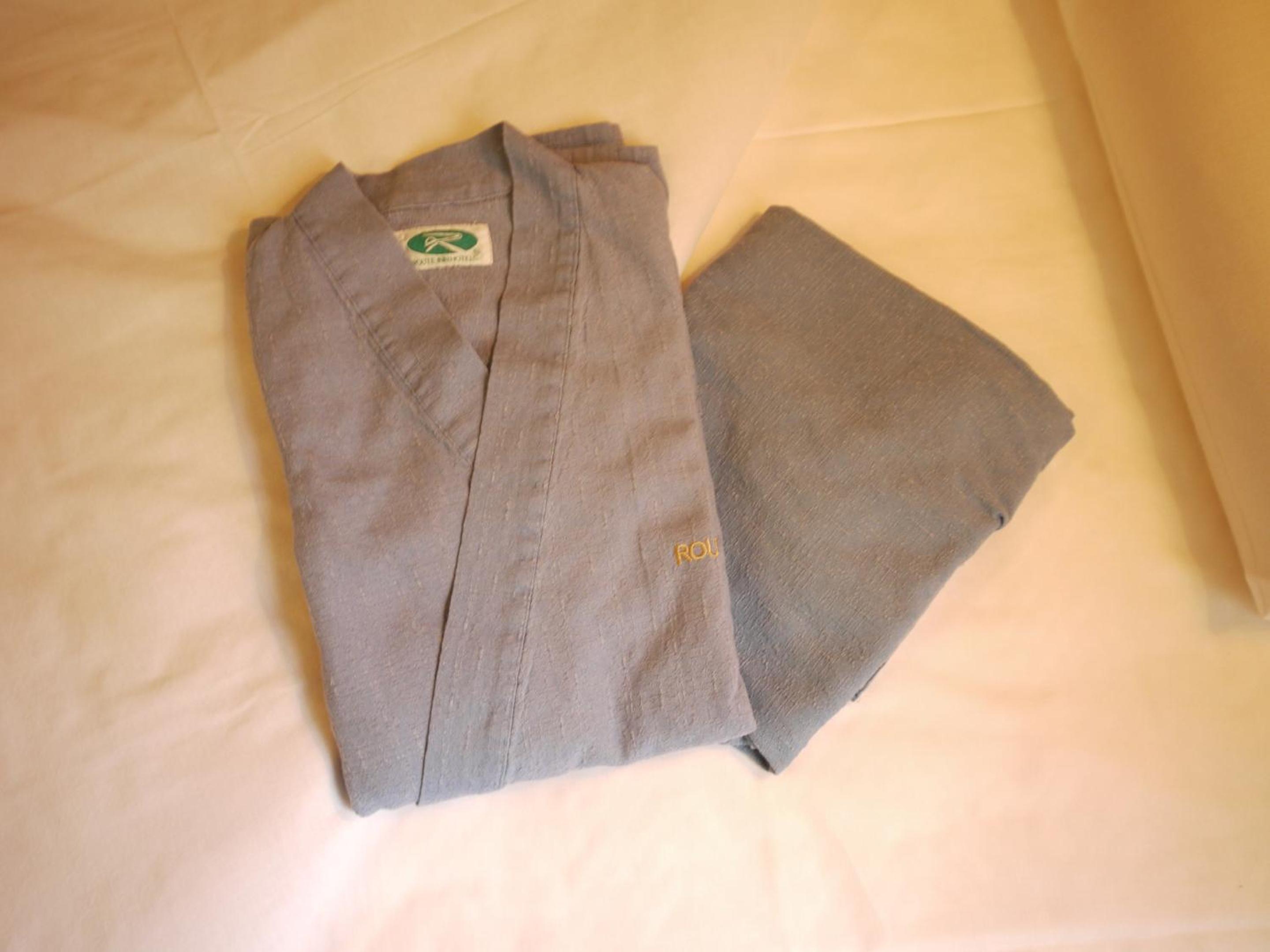 Twin Room - Smoking - Photo 9