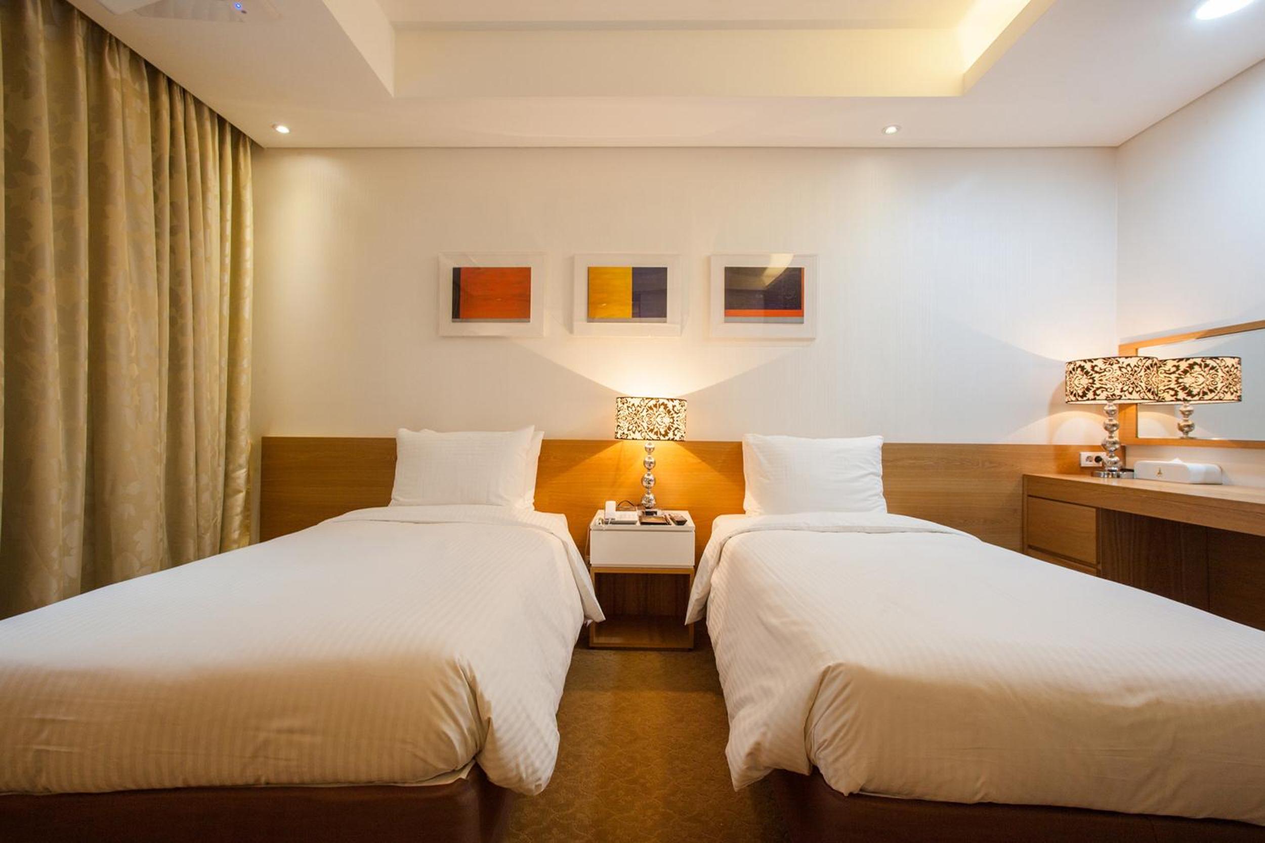 Standard Twin Room photo 2