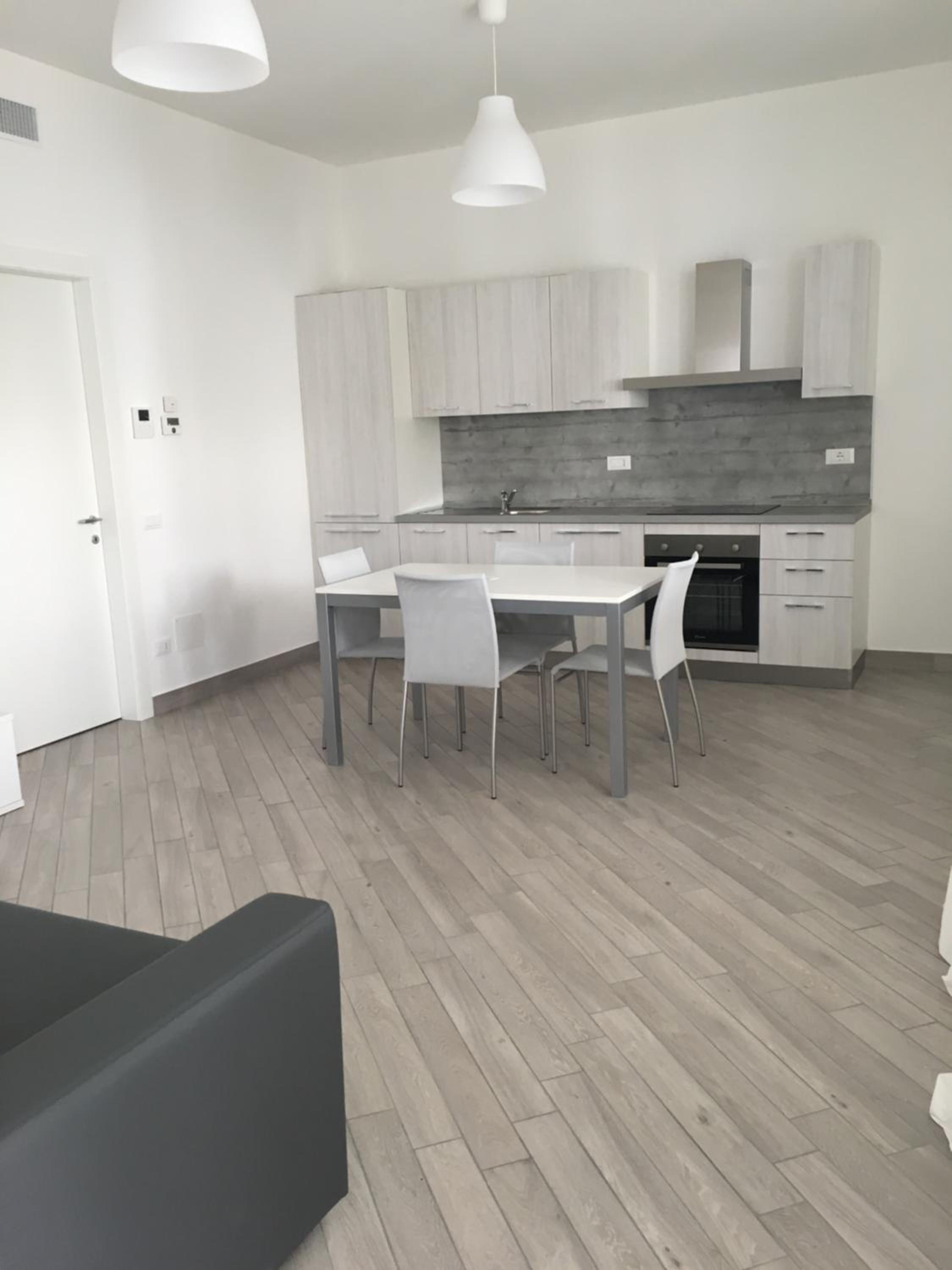 One-Bedroom Apartment - Photo 12