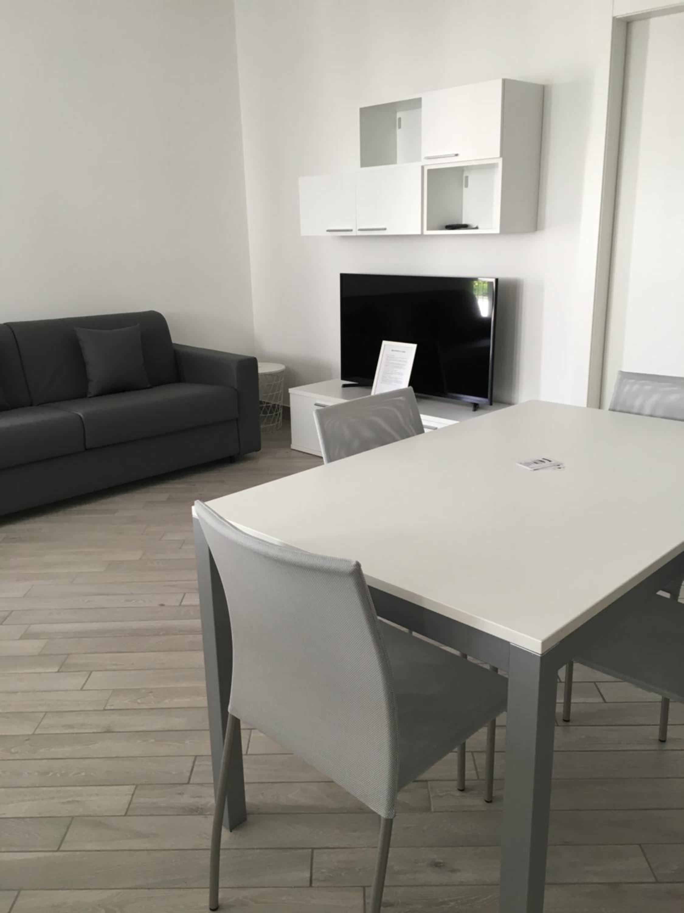 One-Bedroom Apartment - Photo 1