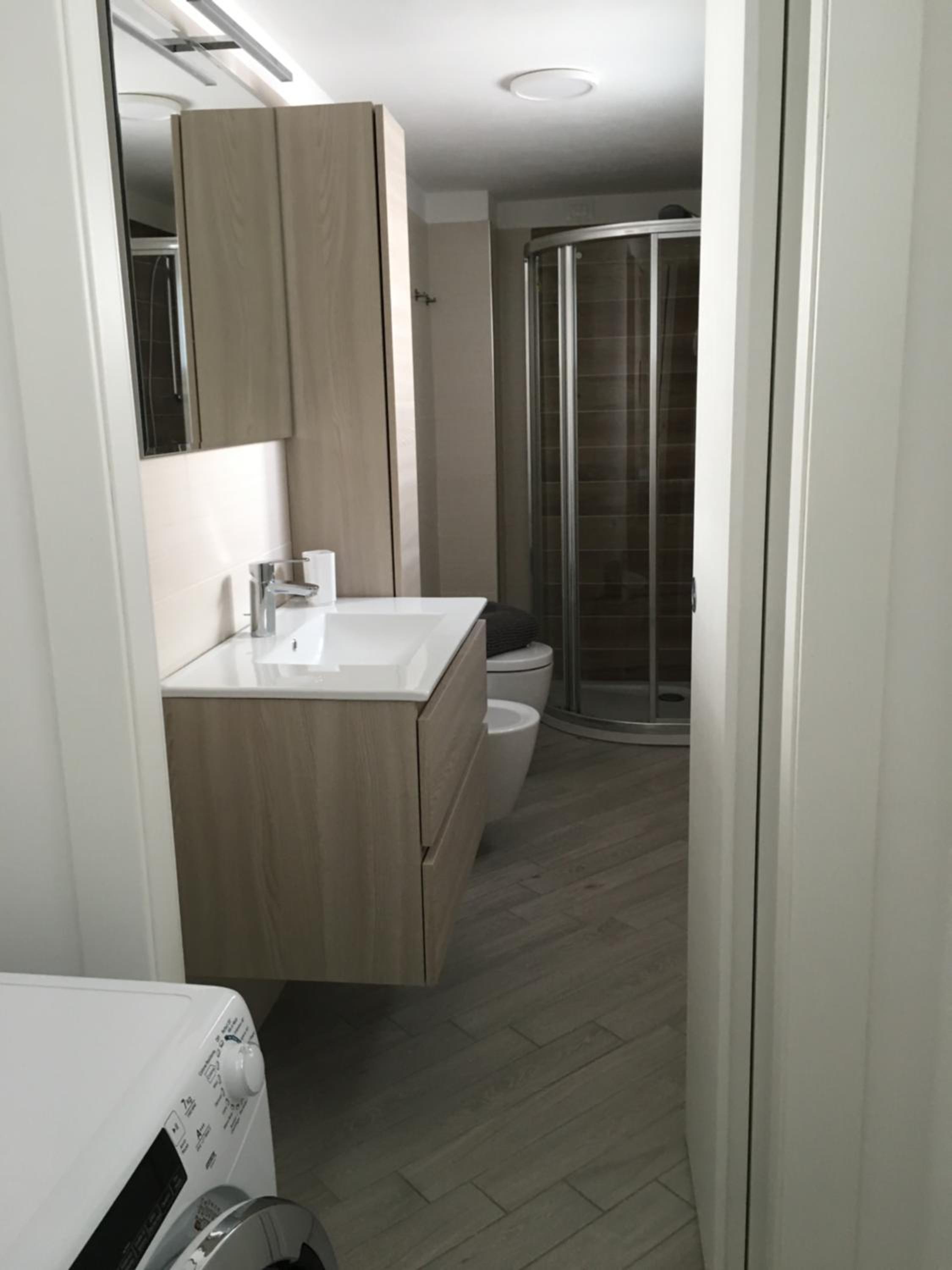 One-Bedroom Apartment - Photo 2