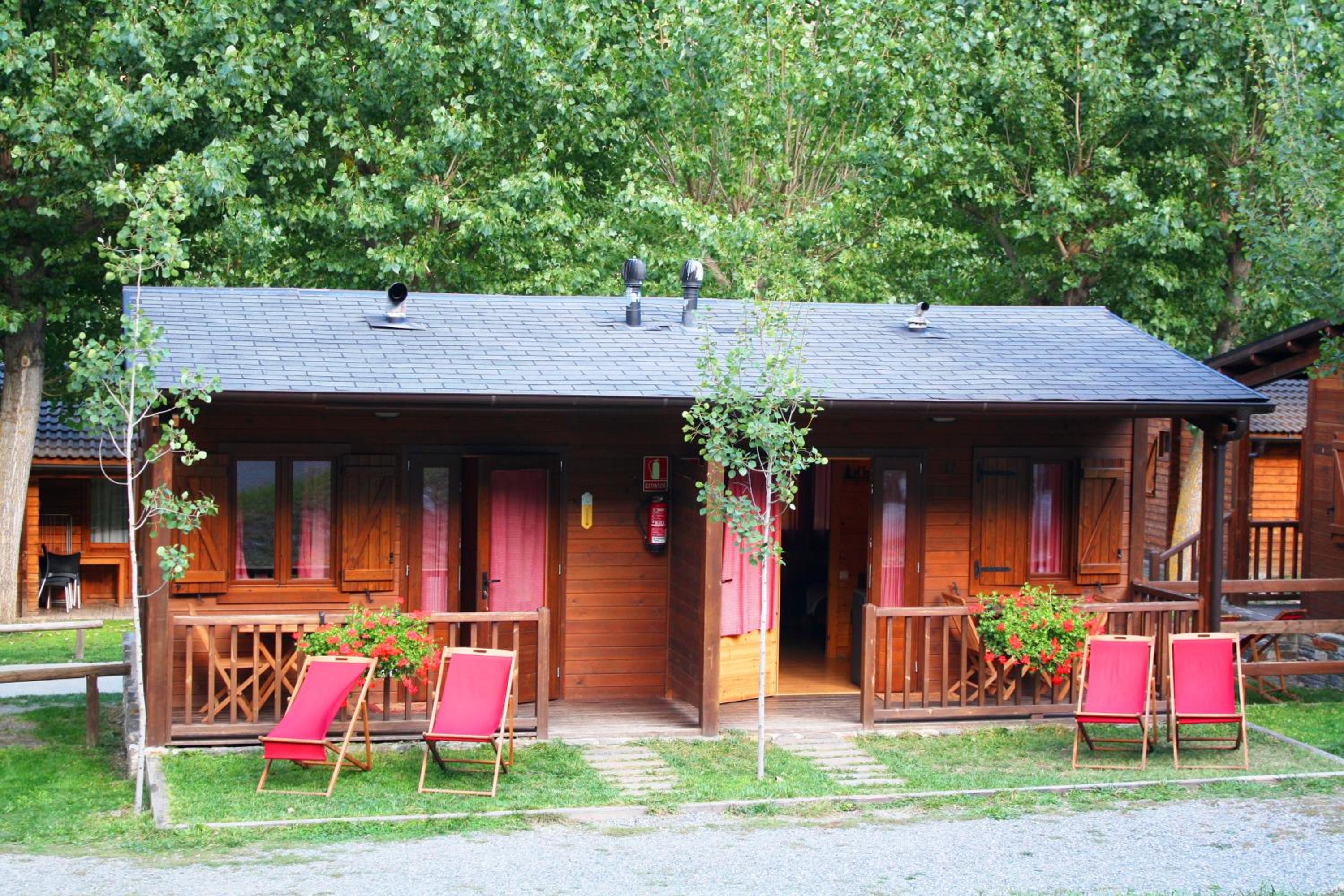 Bungalow (2 Adults) photo 2