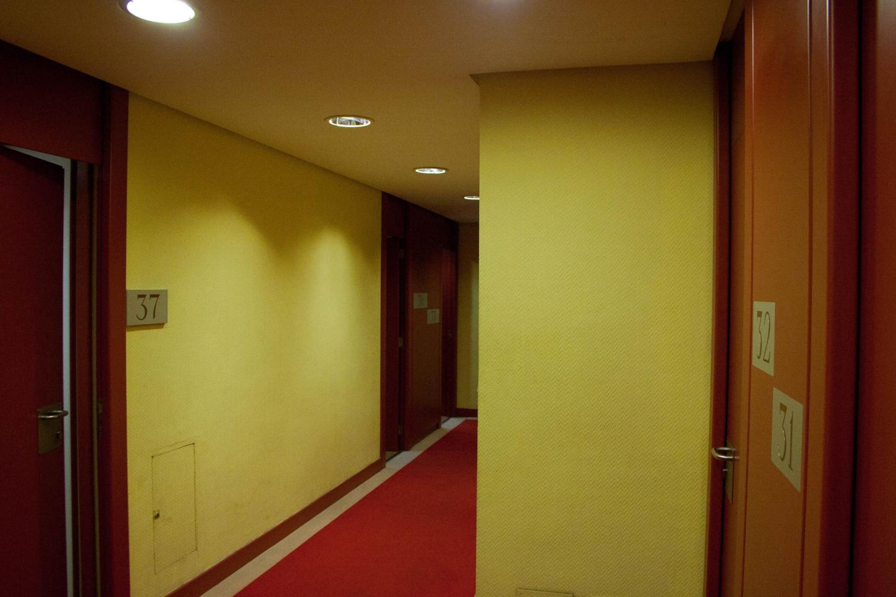 Twin Room - Photo 6