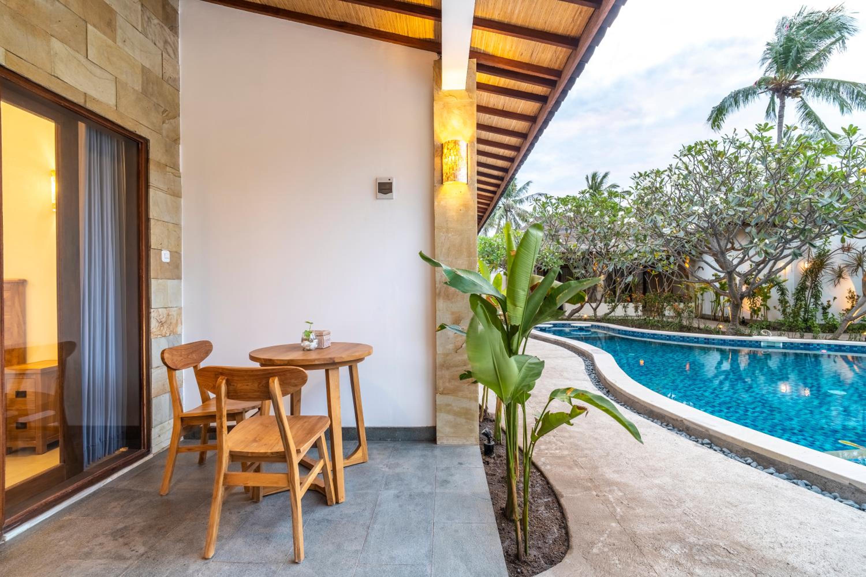 Double Room with Pool View