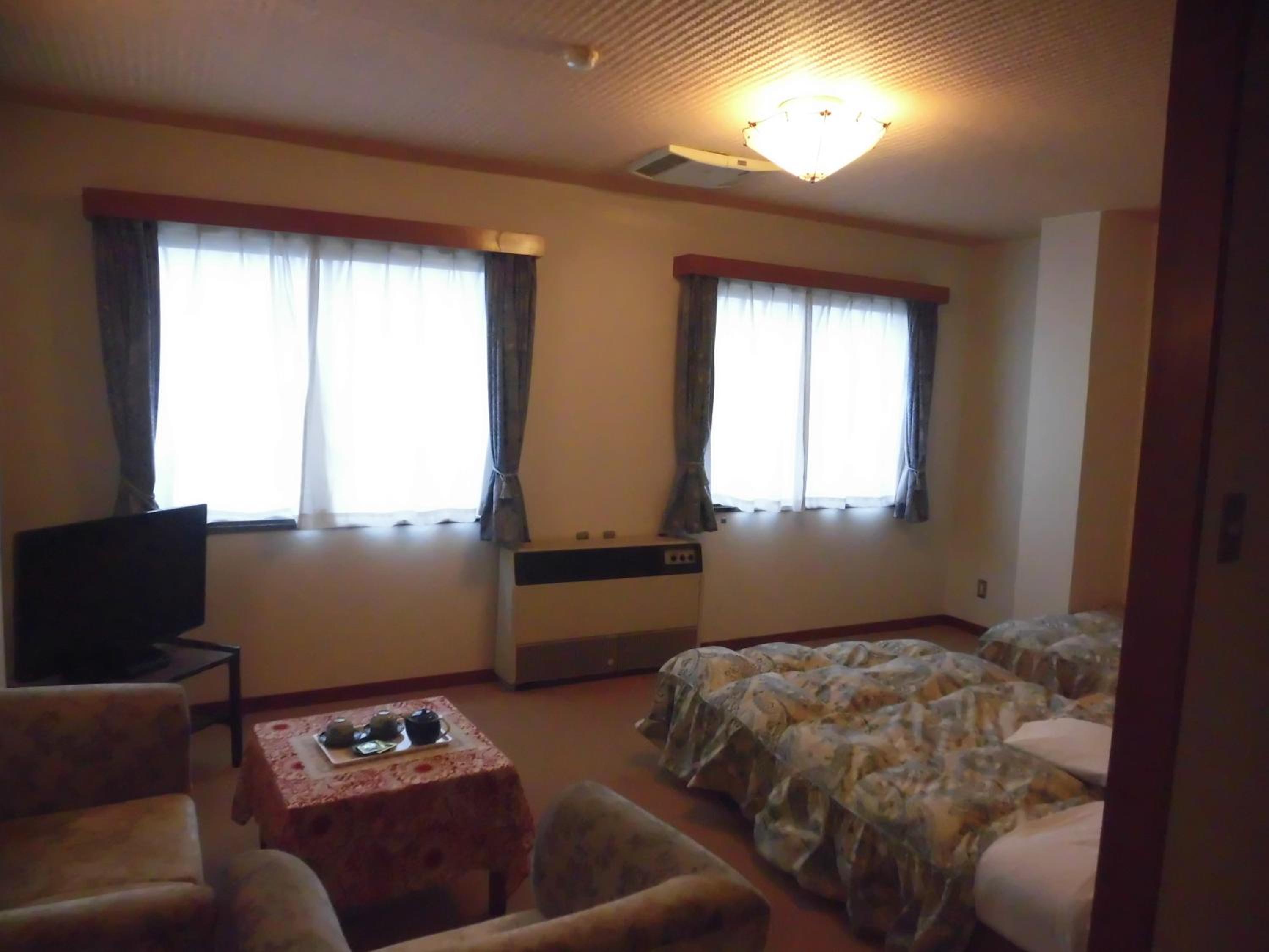 Deluxe Twin Room - Non-Smoking - Photo 4