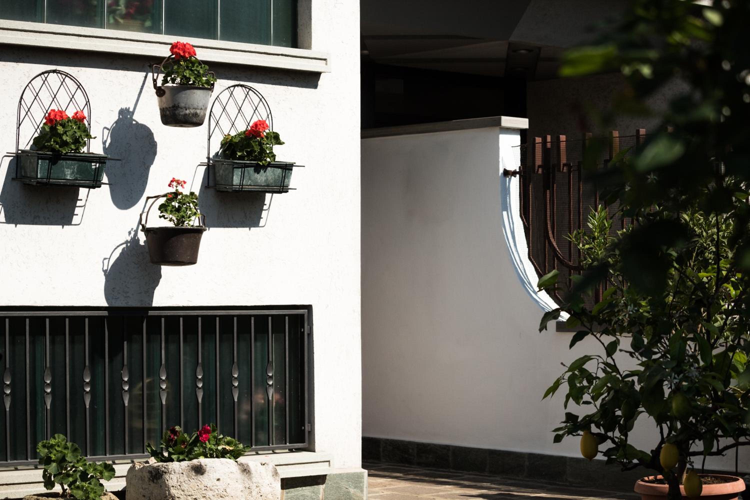 Apartment with Garden View - Photo 18