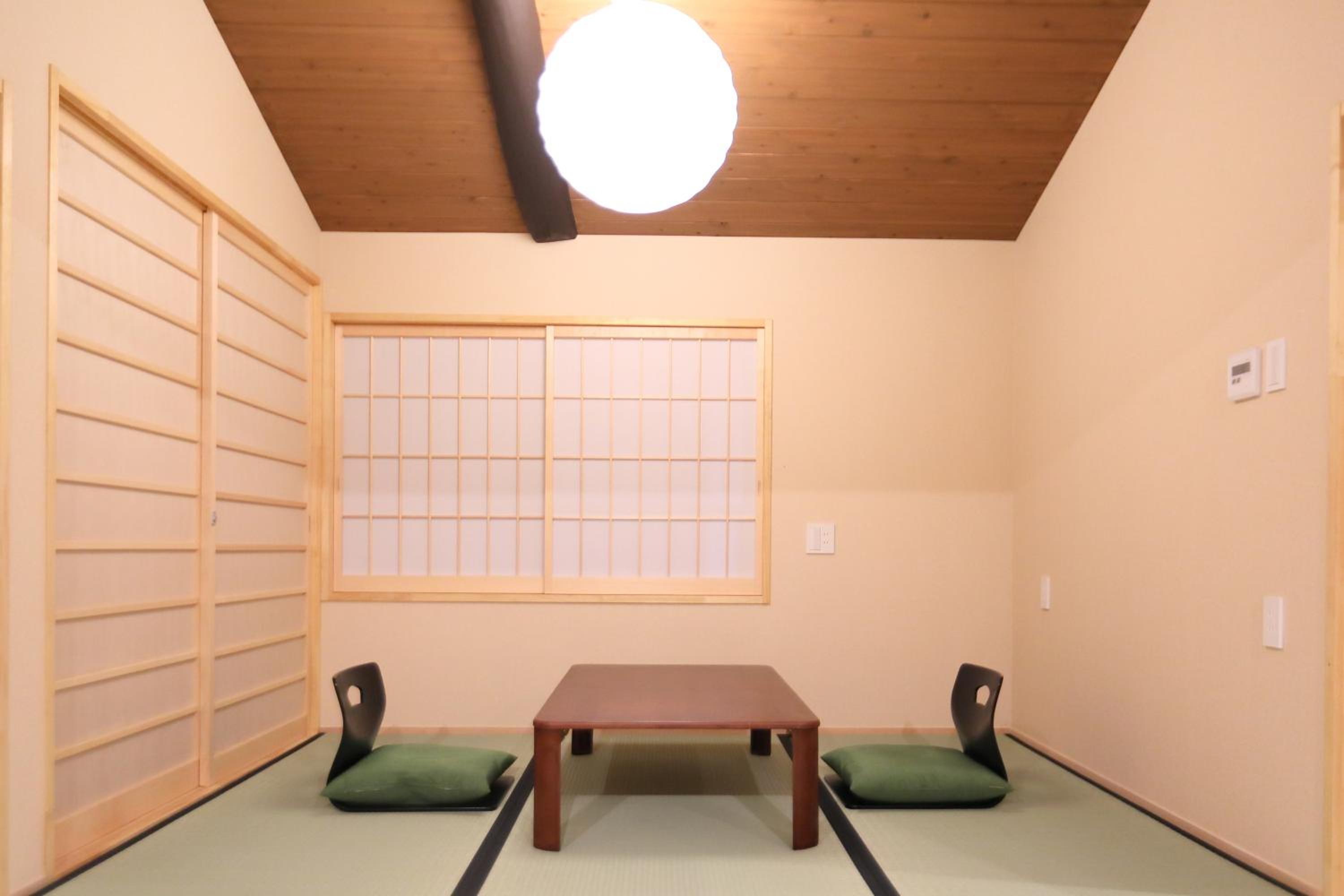 Japanese-Style Town House - Photo 6