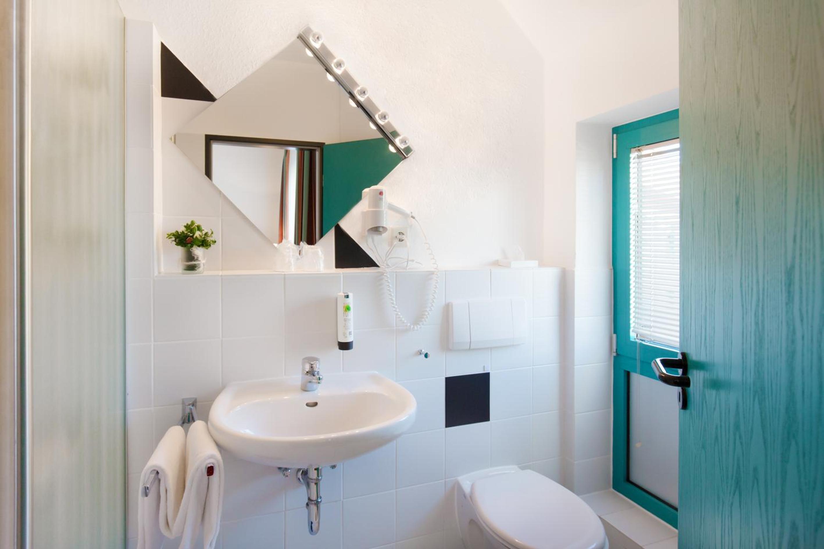 Double Room - Photo 4