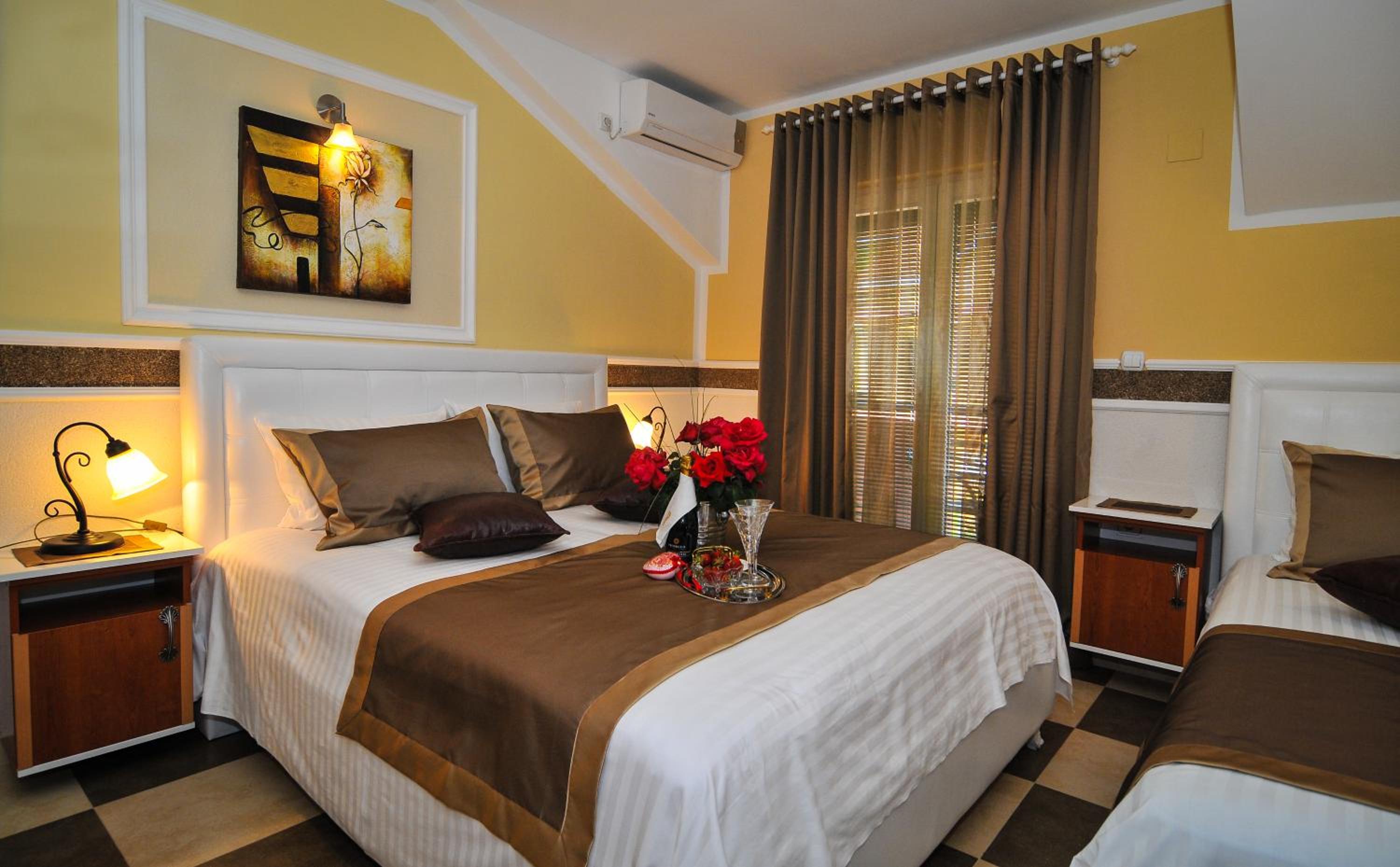 Comfort One-Bedroom Apartment with Balcony and Sea View