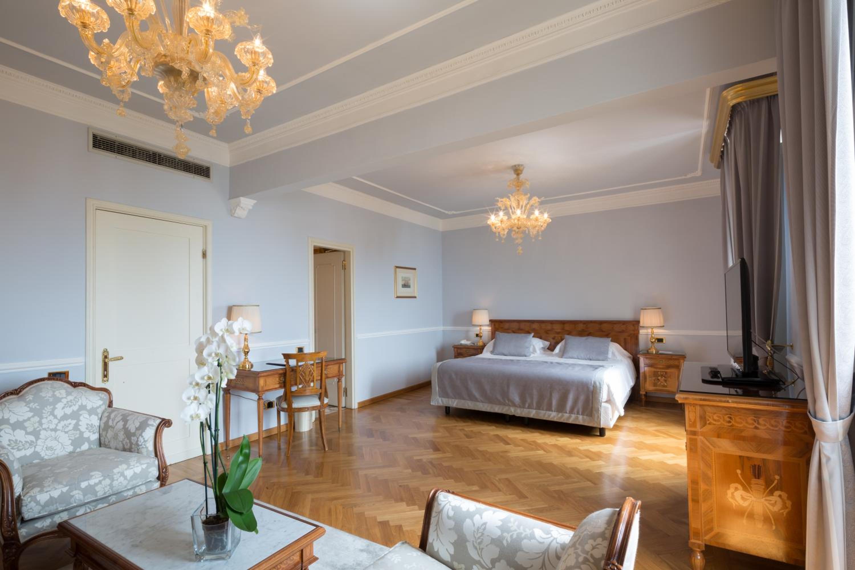 Junior Suite with Sea View - Photo 5