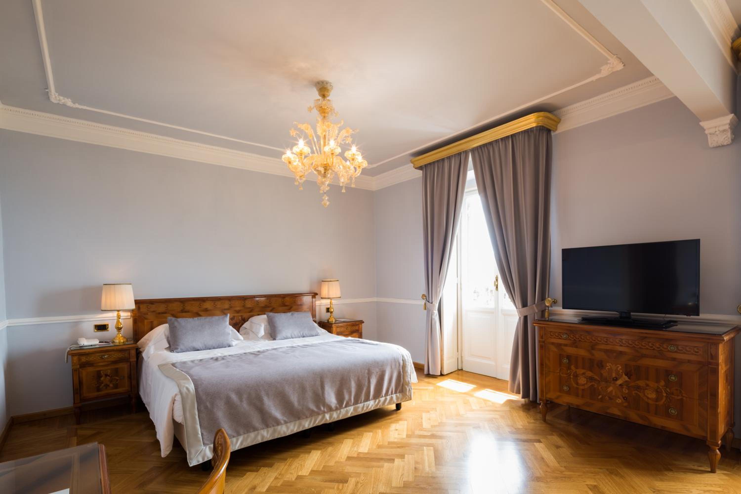 Junior Suite with Sea View - Photo 3