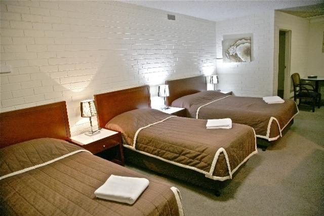Family Room - Photo 6