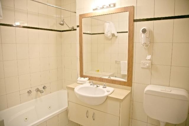Twin Room - Photo 4