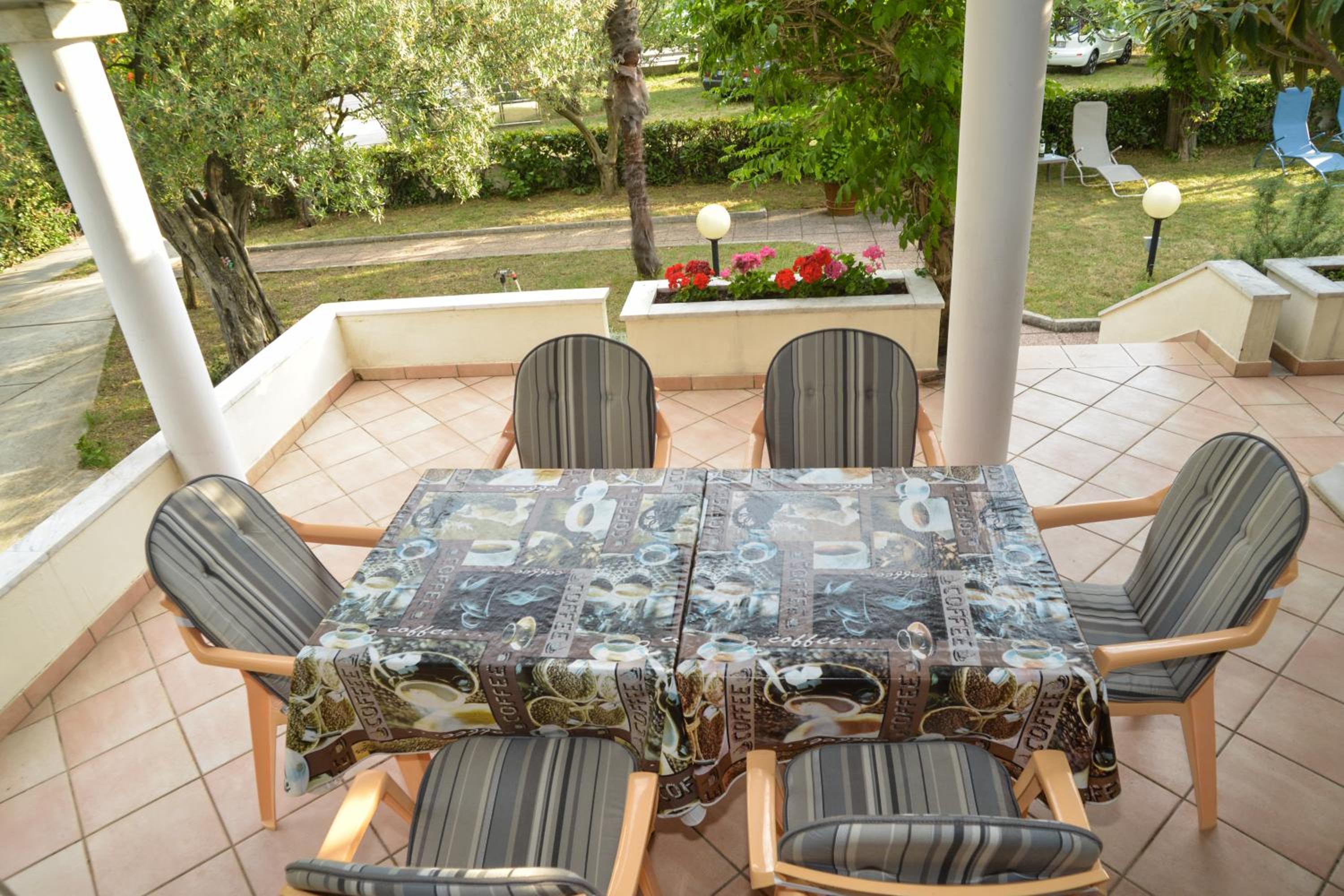 Apartment with Terrace photo 3