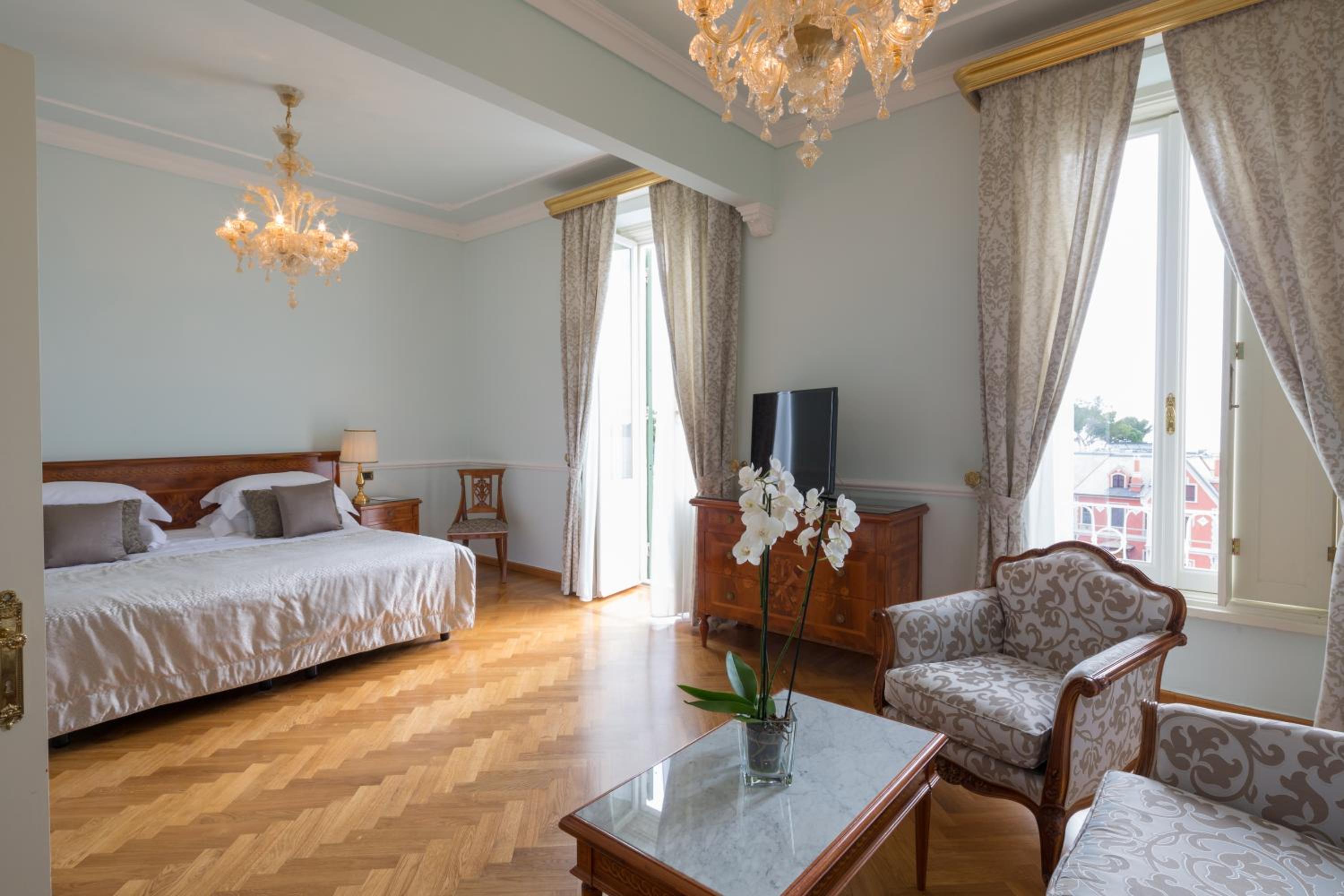 Junior Suite with Sea View - Photo 2