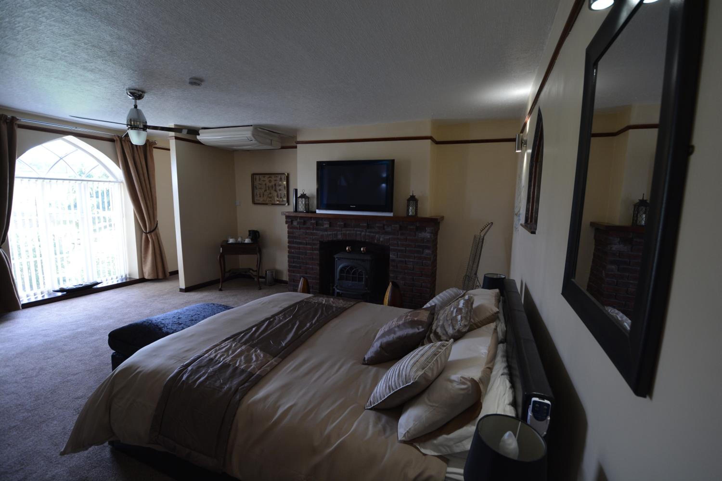 Deluxe Suite