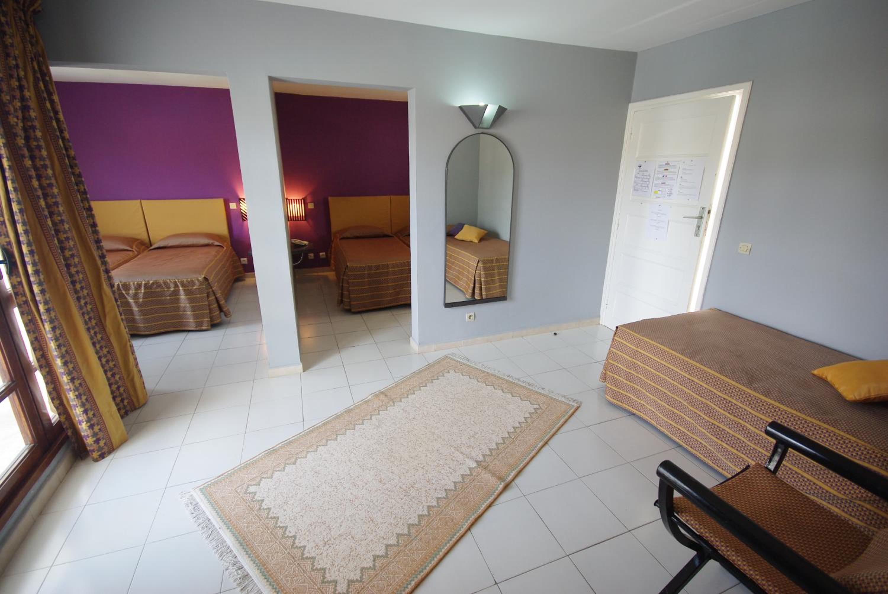 Family Room - Photo 8