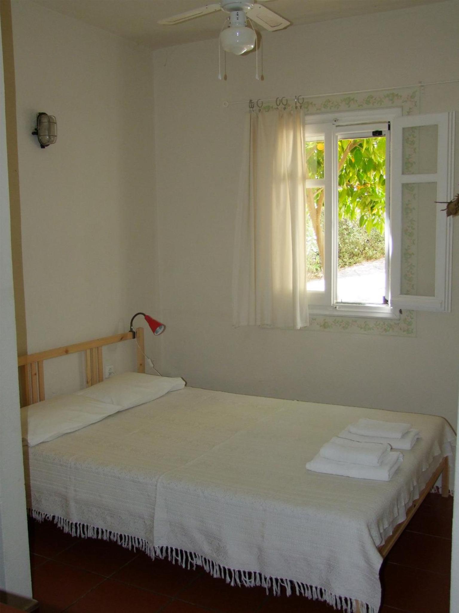 One-Bedroom Apartment (4 Adults) - Photo 3