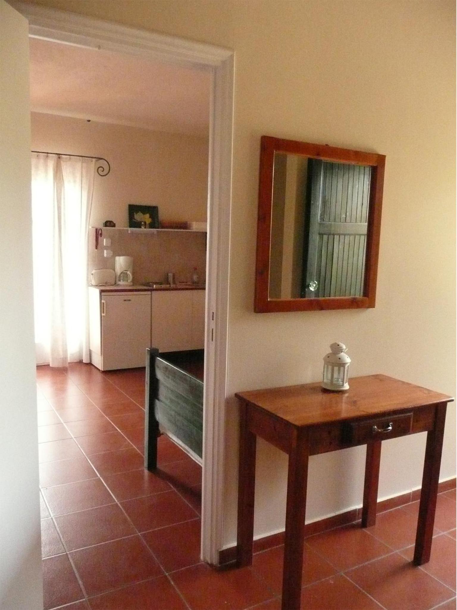 One-Bedroom Apartment (4 Adults) - Photo 4