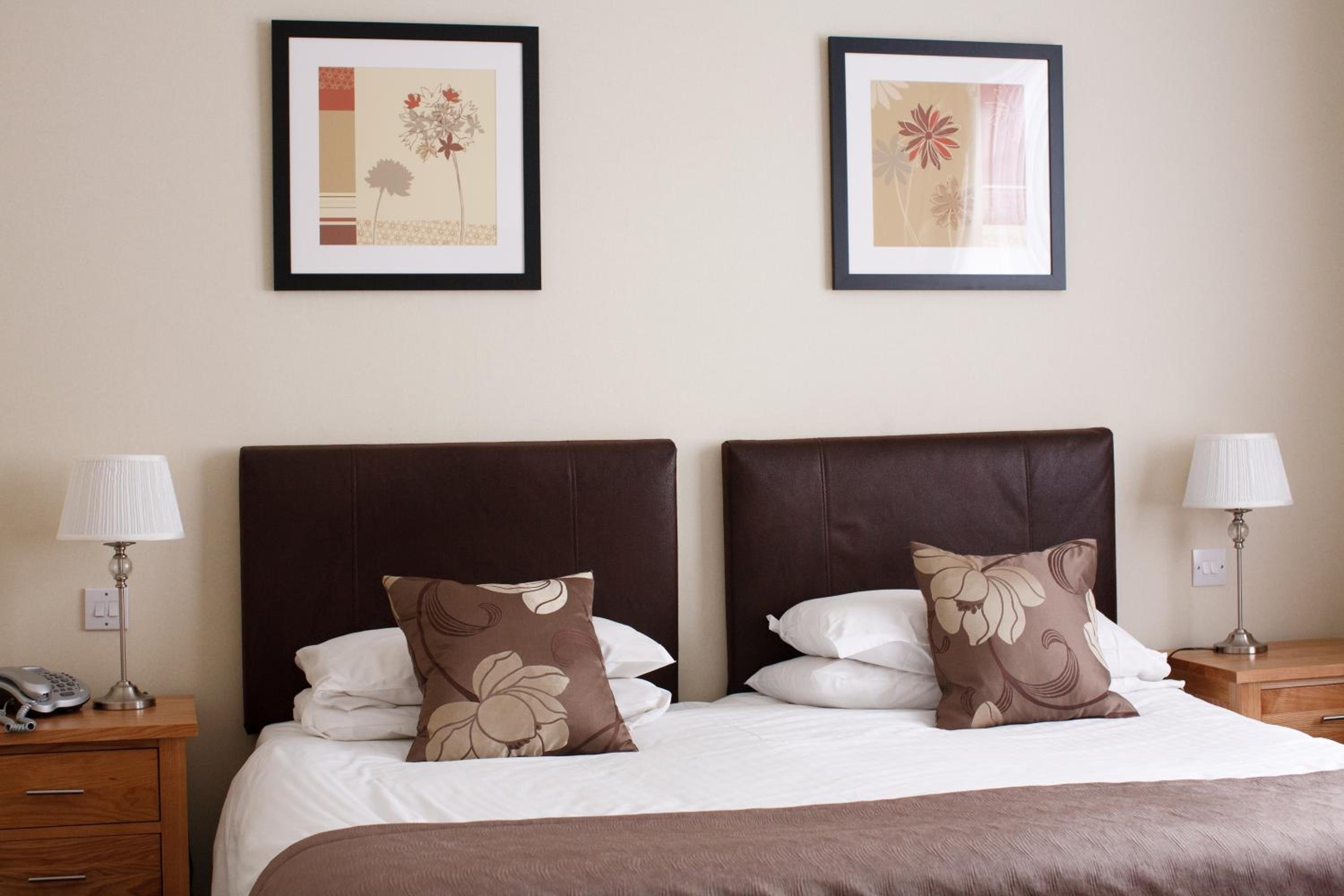 Standard Twin Room - Photo 6
