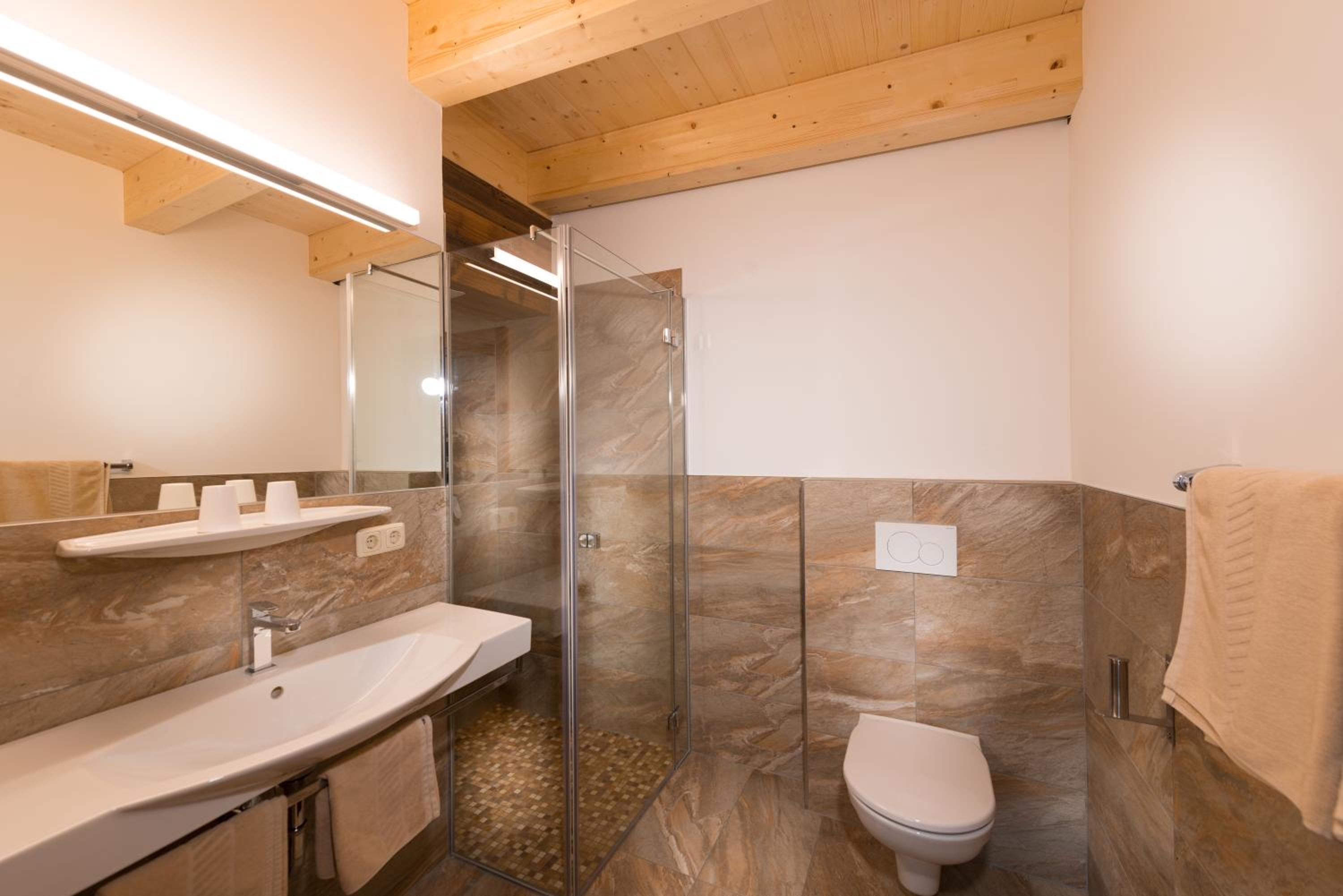 Standard Double Room - Photo 7