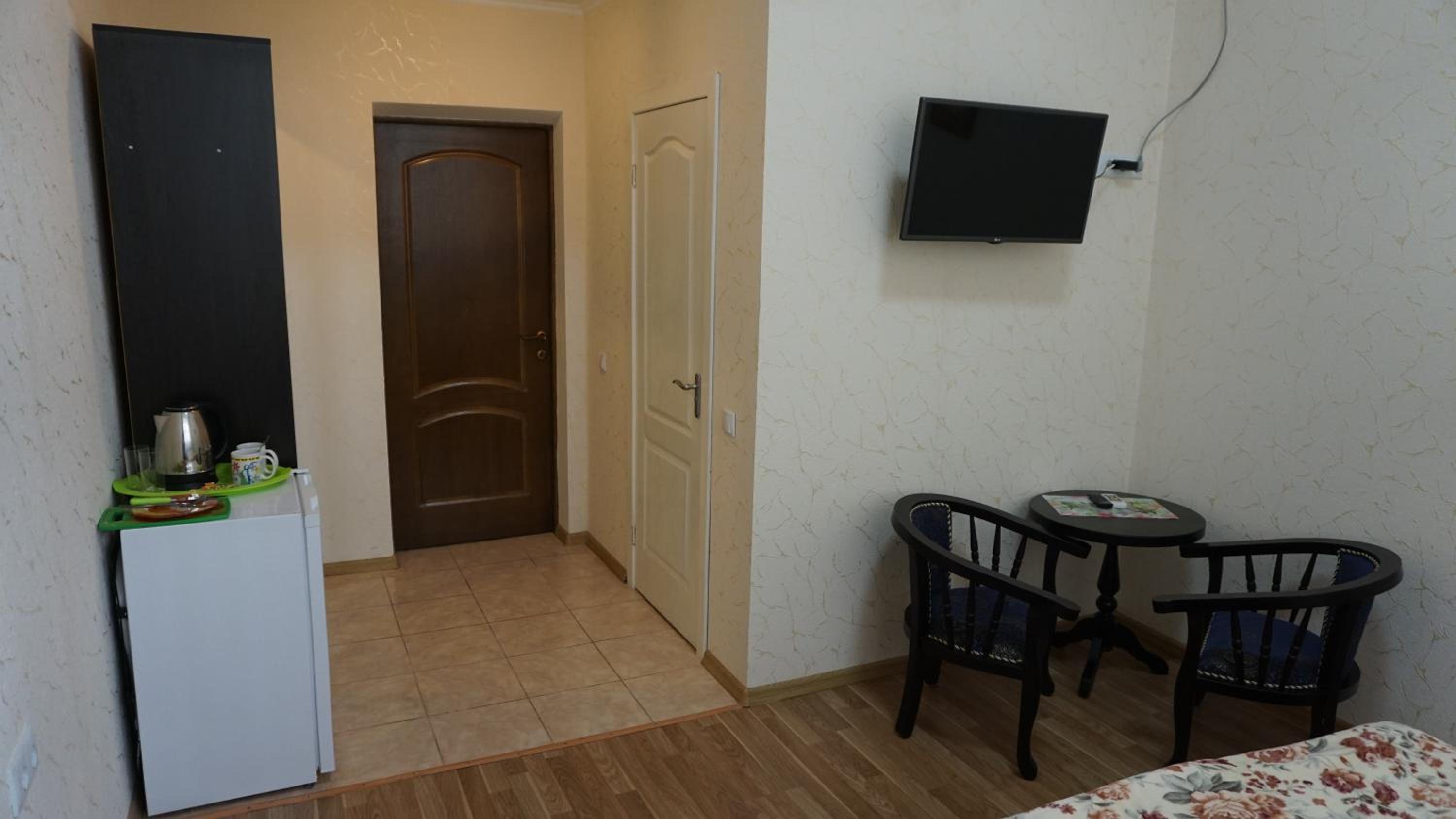 Standard King Room photo 3