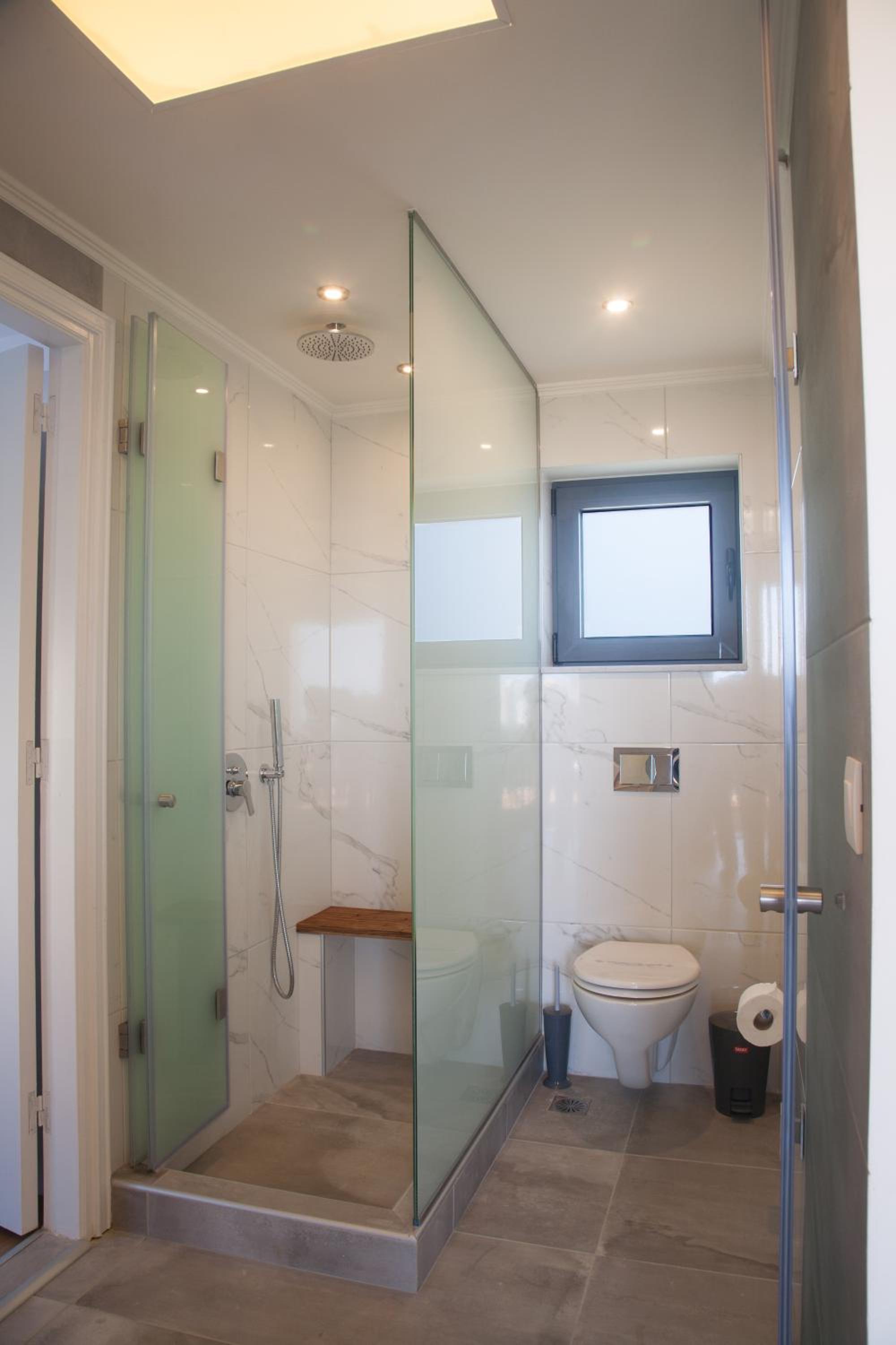 Family Two-Bedroom Apartment with Sea View  photo 2