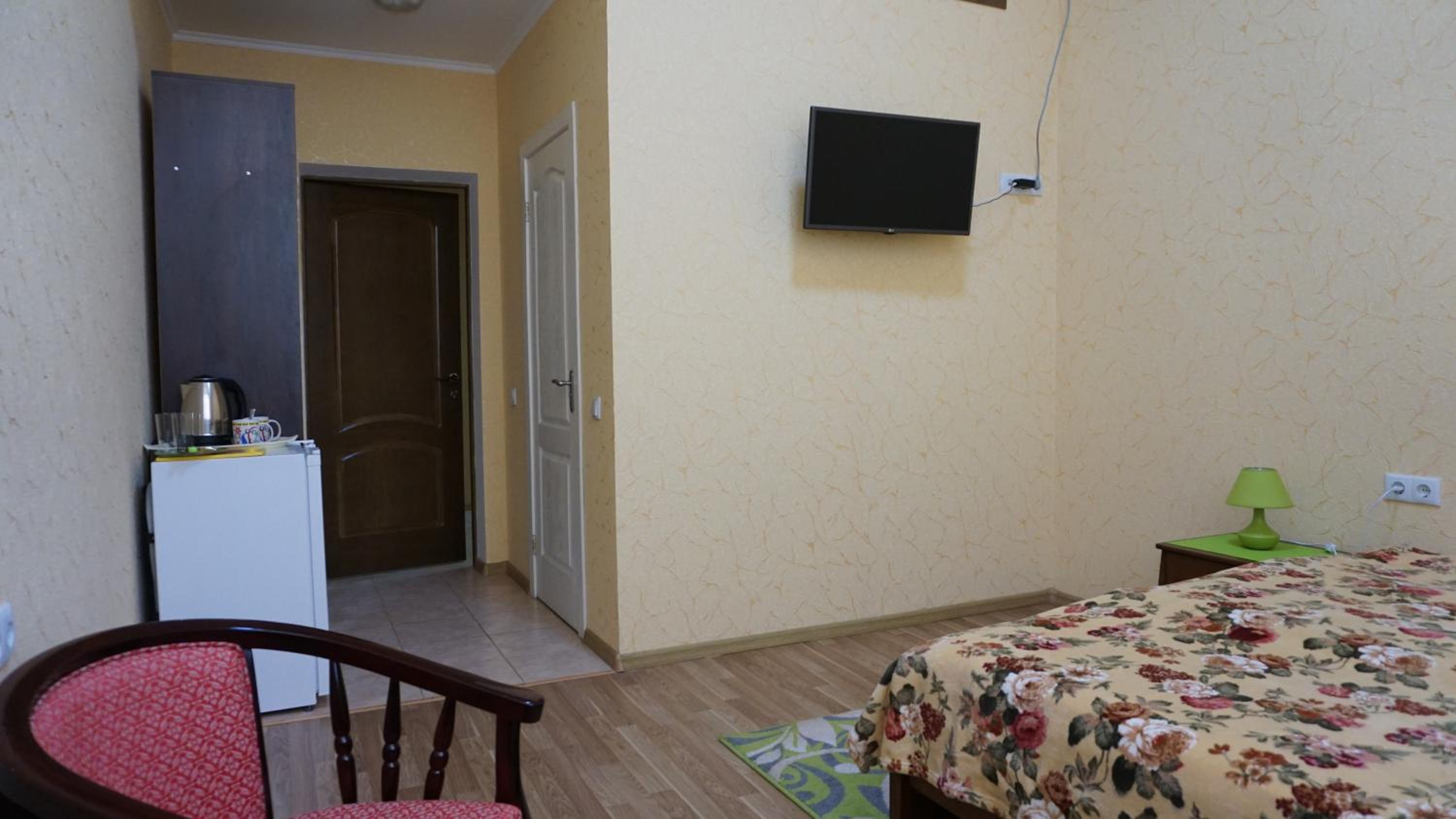 Standard King Room photo 2