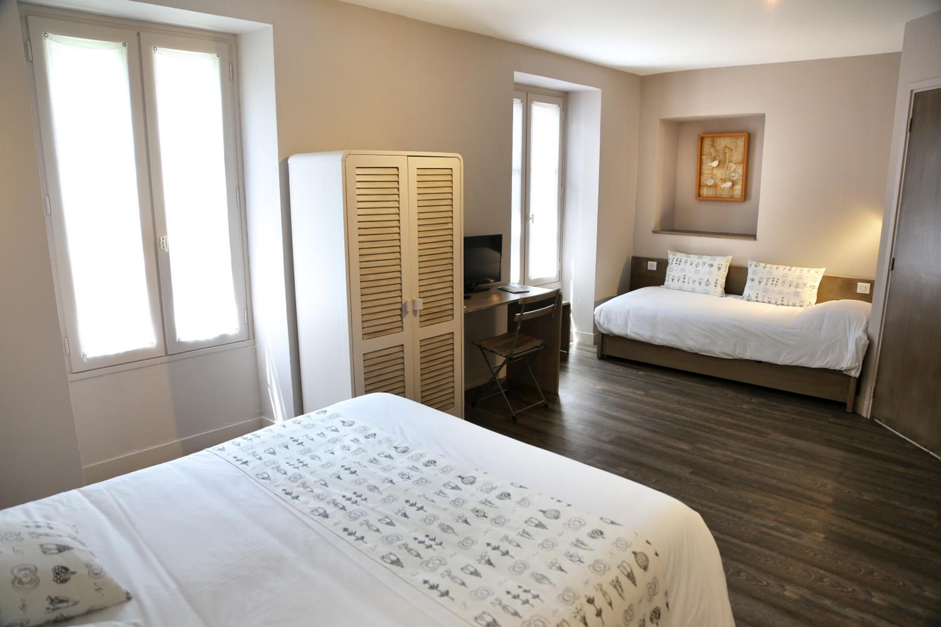 Superior Triple Room photo 2