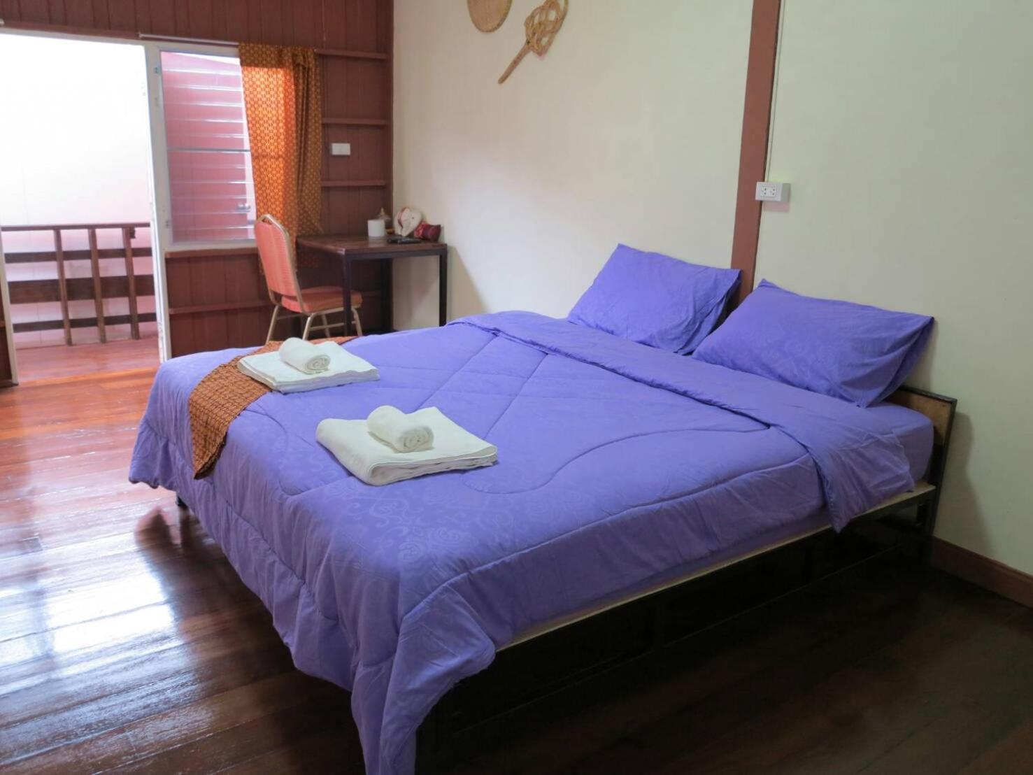 Double Room with Private Bathroom - Photo 4